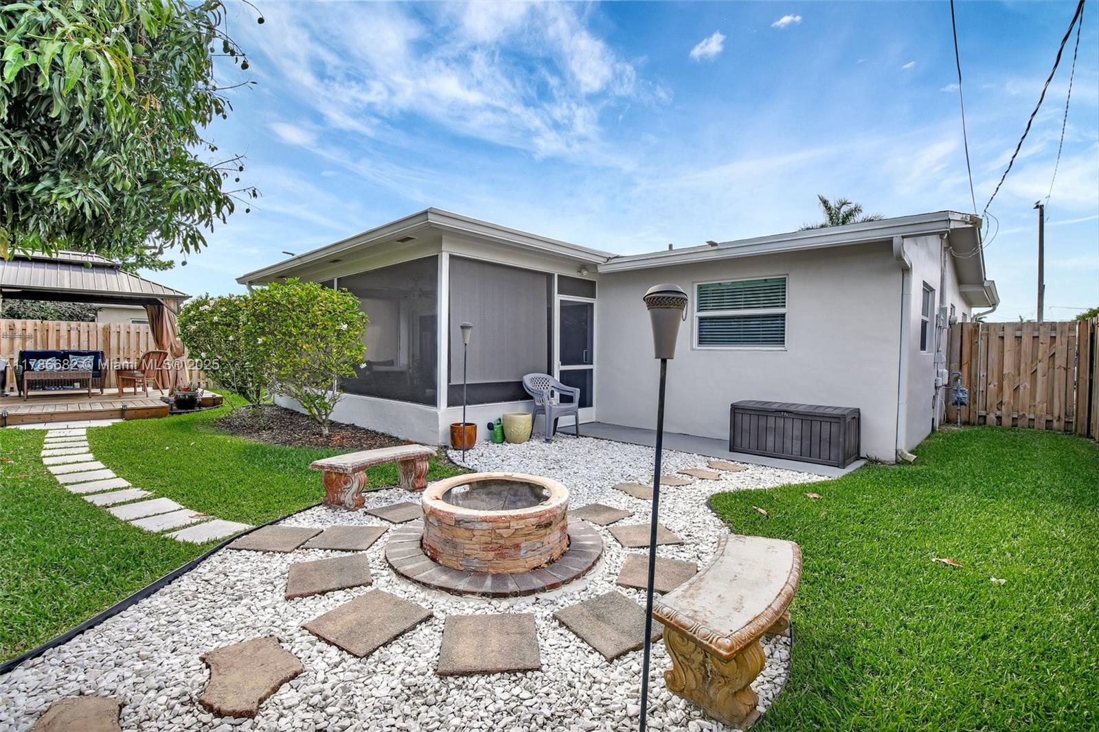 9001 NW 25th St