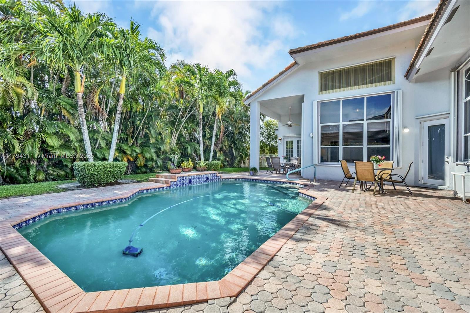 4123 W Lake Estates Dr