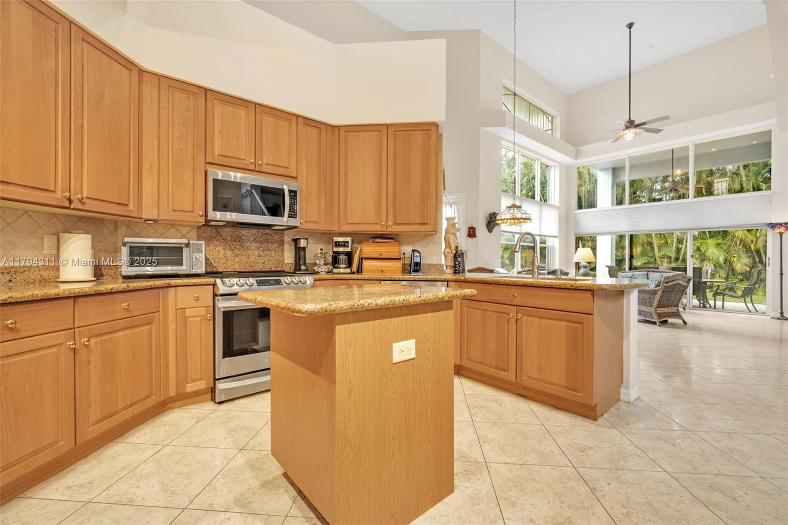 4123 W Lake Estates Dr