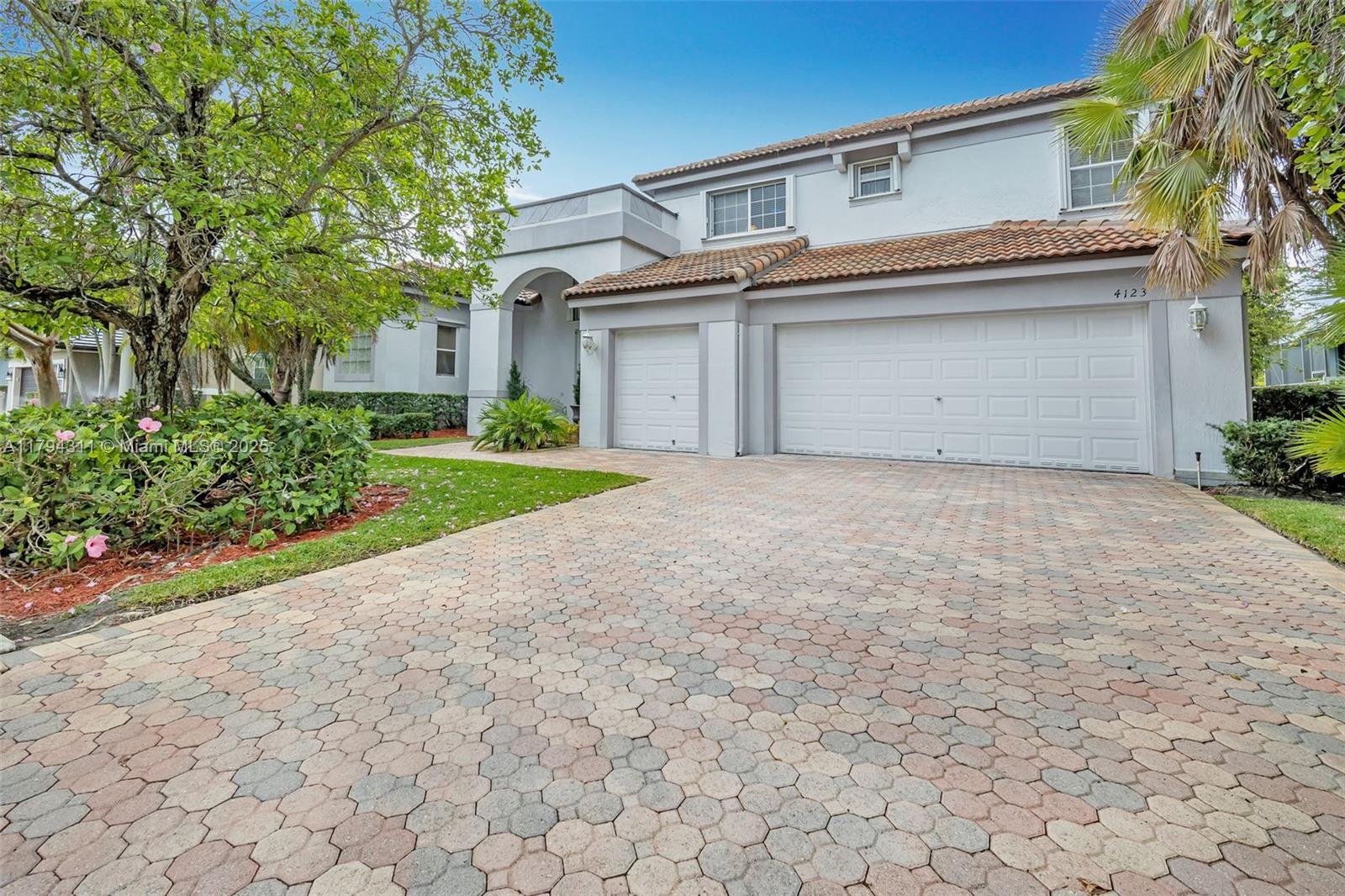 4123 W Lake Estates Dr