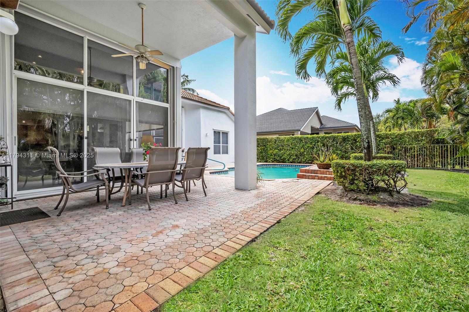 4123 W Lake Estates Dr