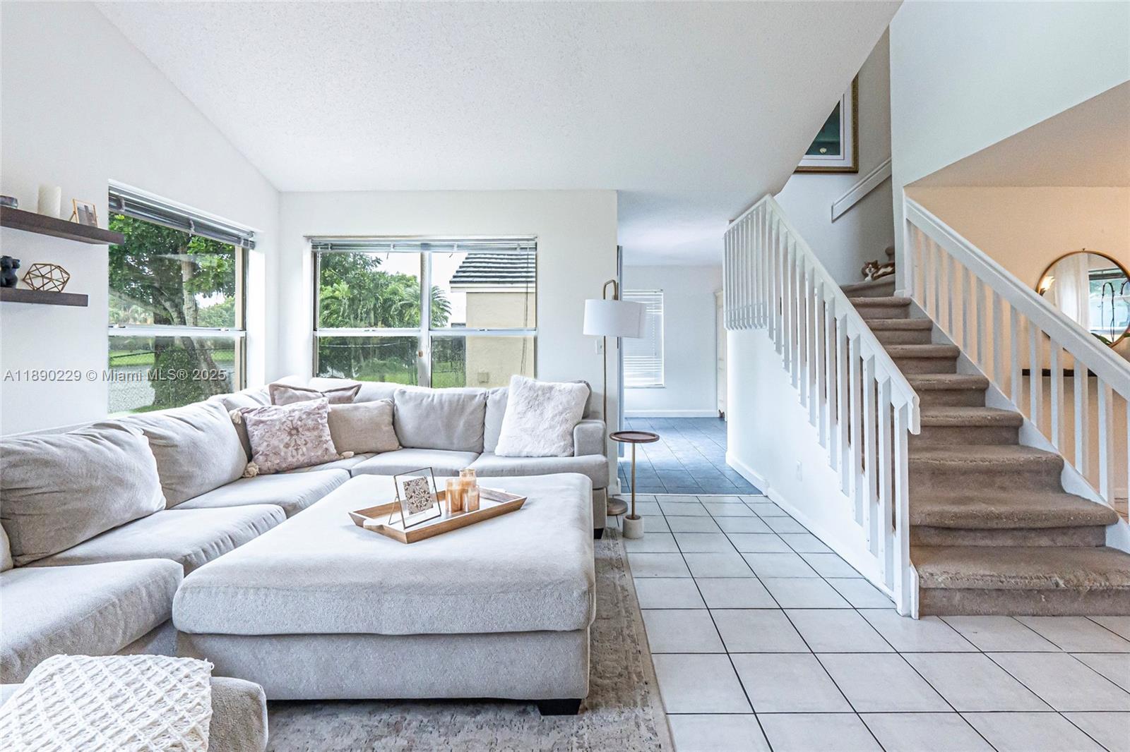 2913 Myrtle Oak Cir