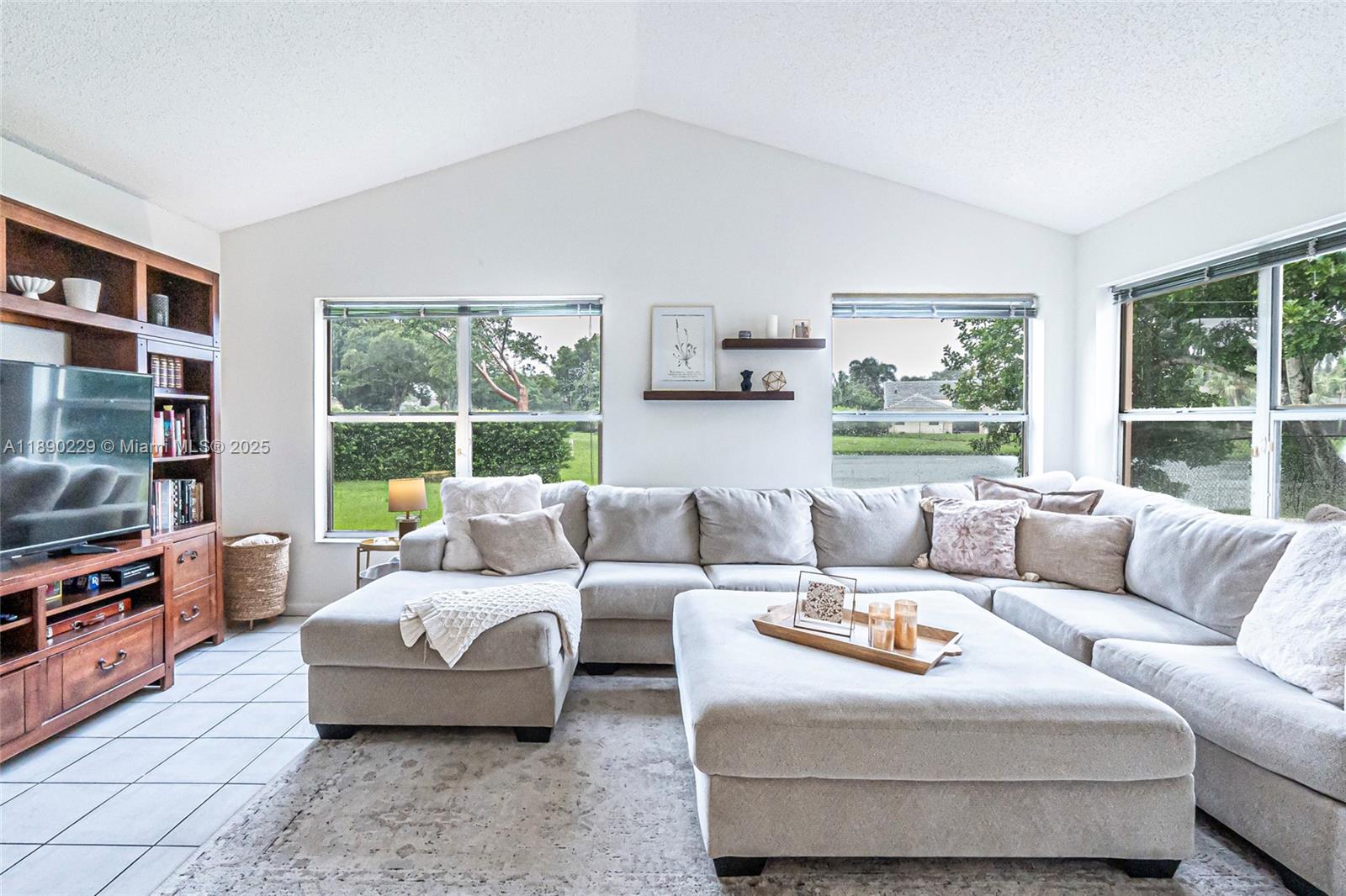 2913 Myrtle Oak Cir