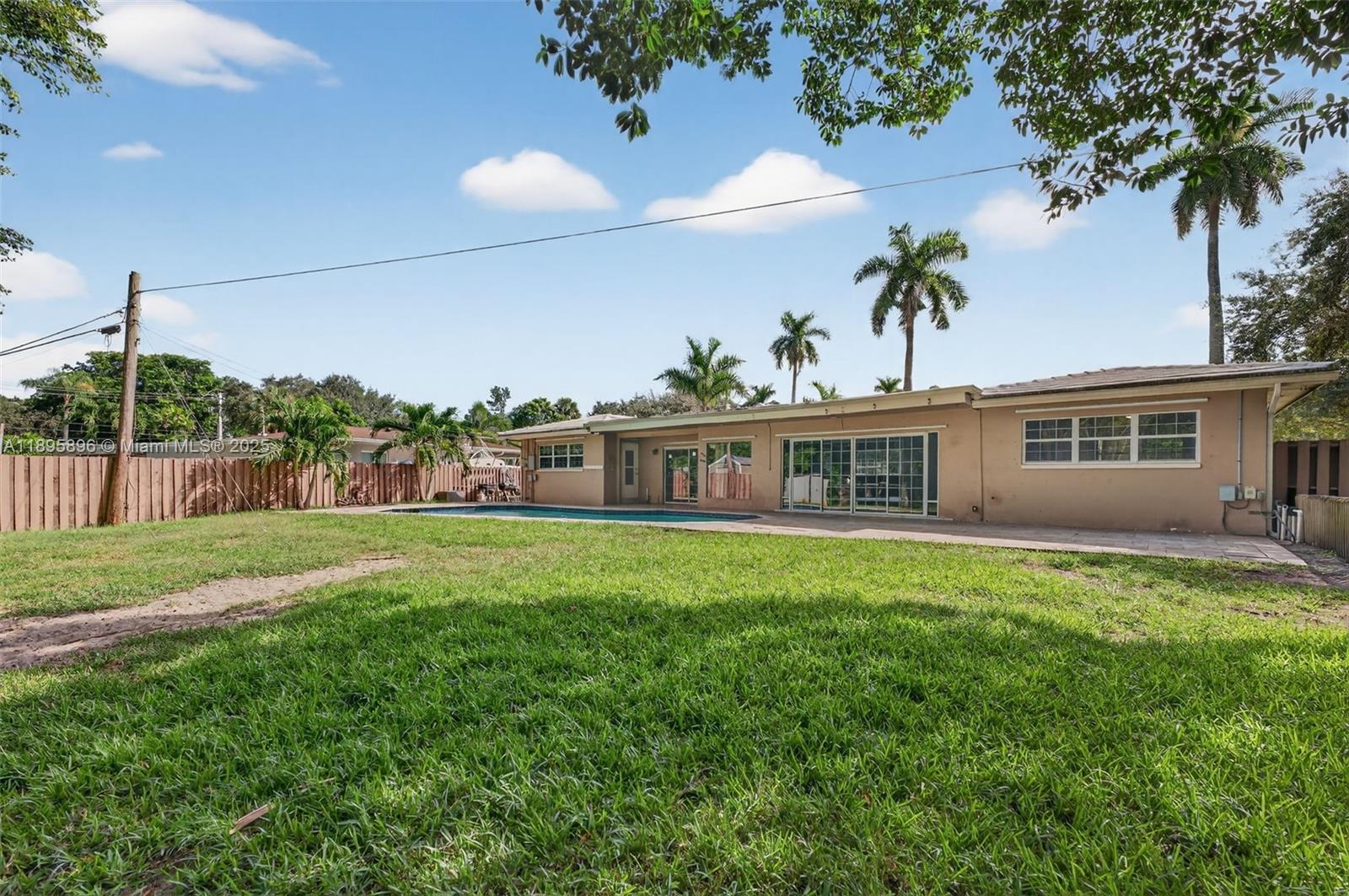 801 Holly Ln, Plantation