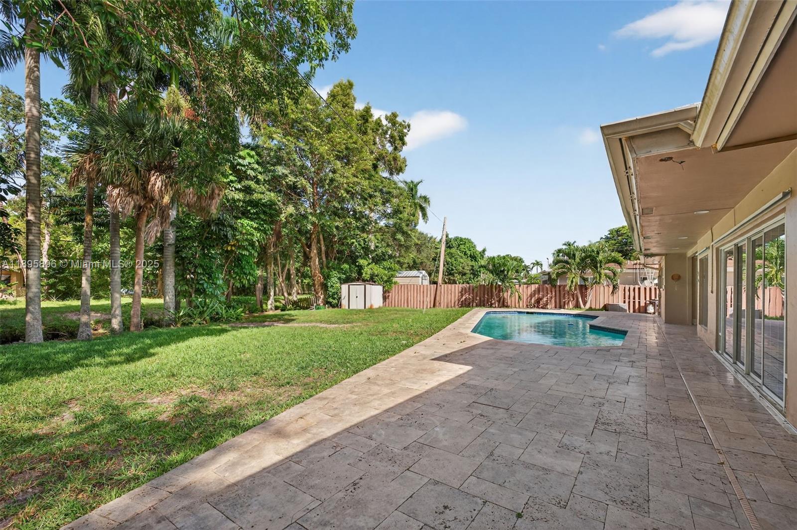 801 Holly Ln, Plantation