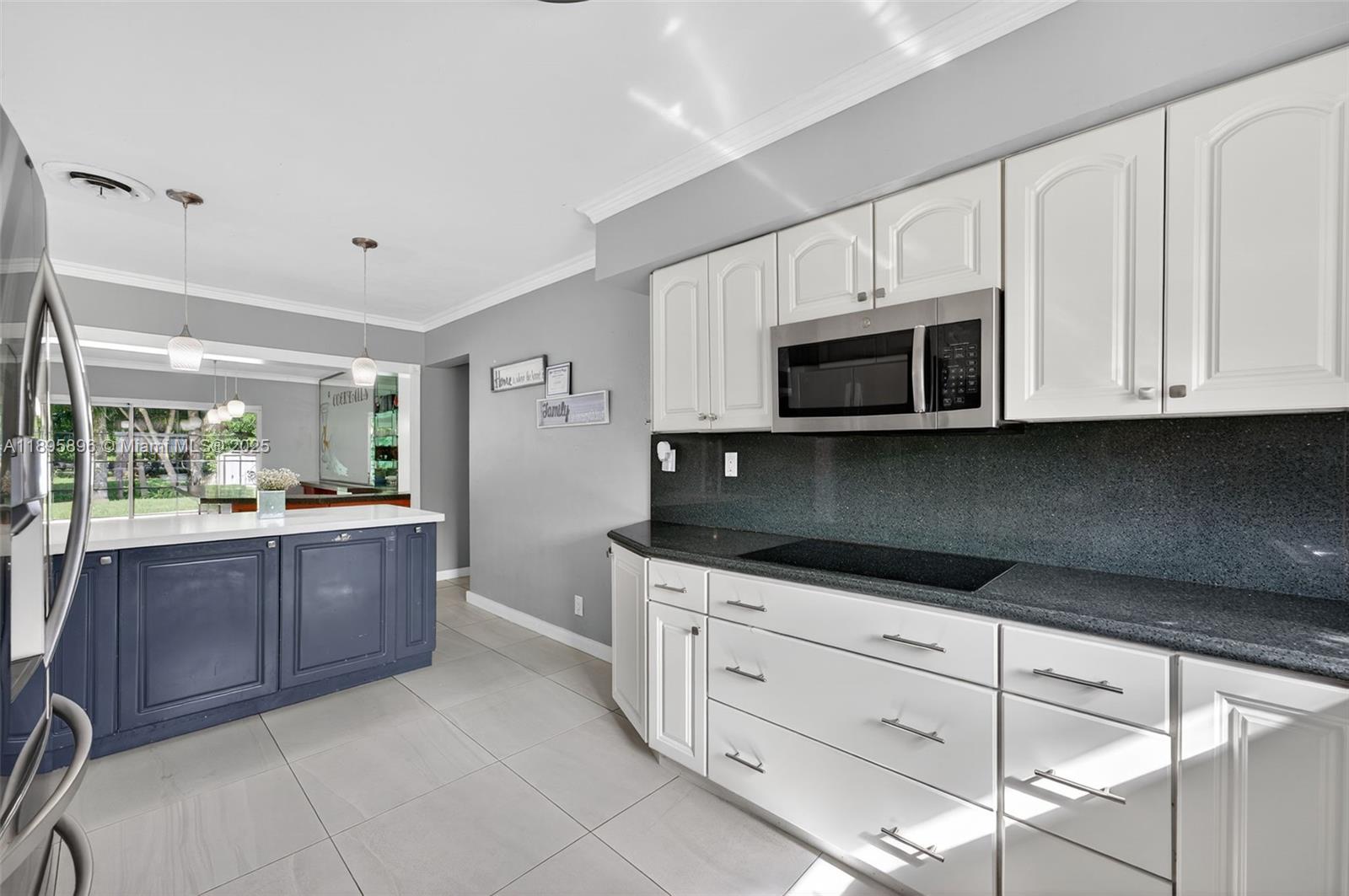 801 Holly Ln, Plantation