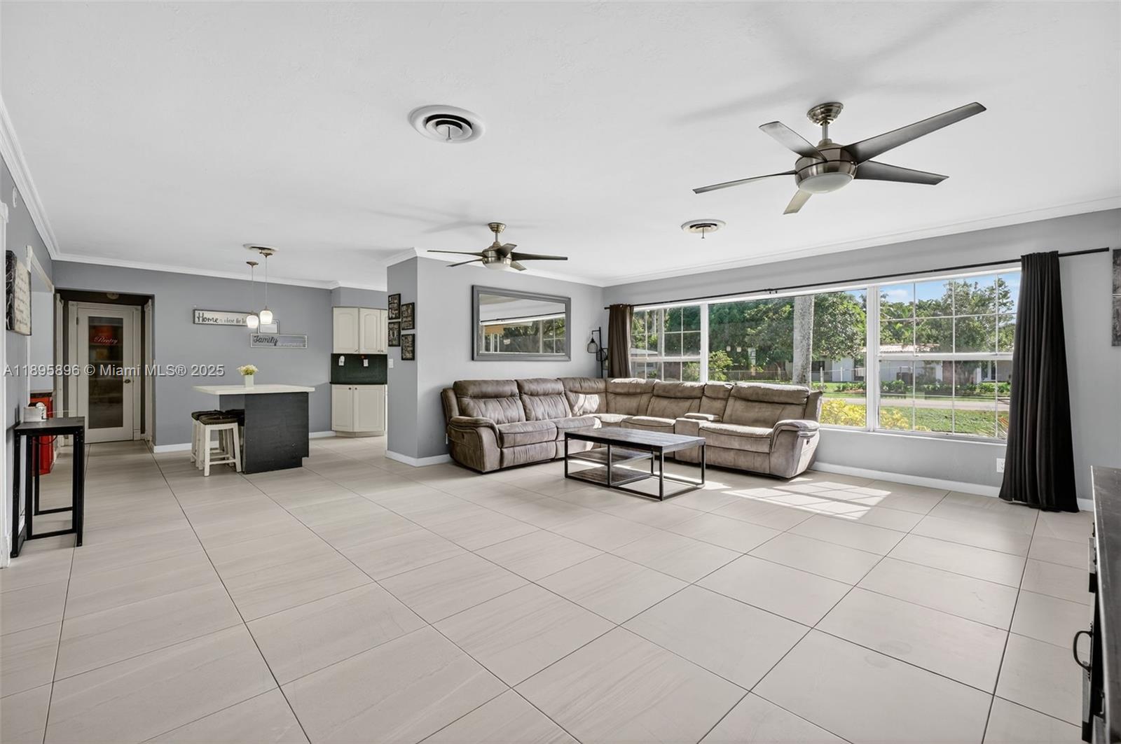 801 Holly Ln, Plantation