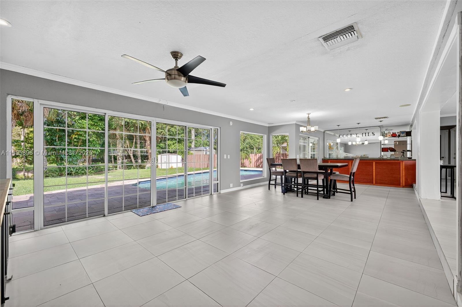 801 Holly Ln, Plantation