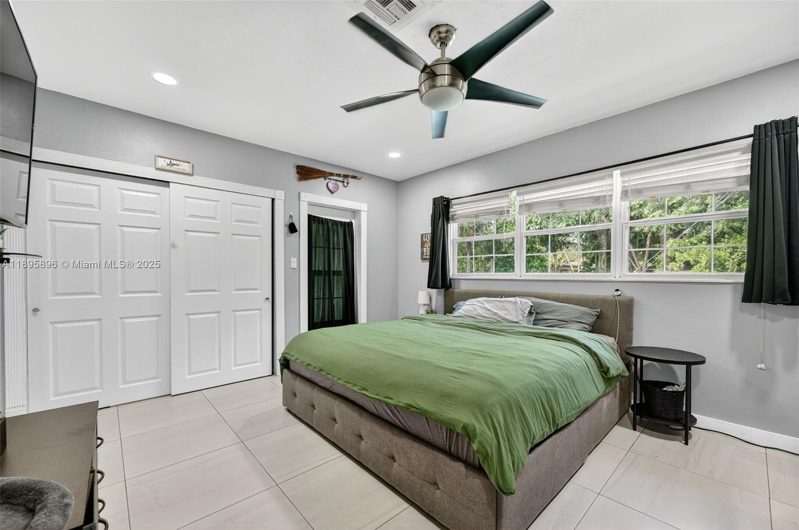 801 Holly Ln, Plantation