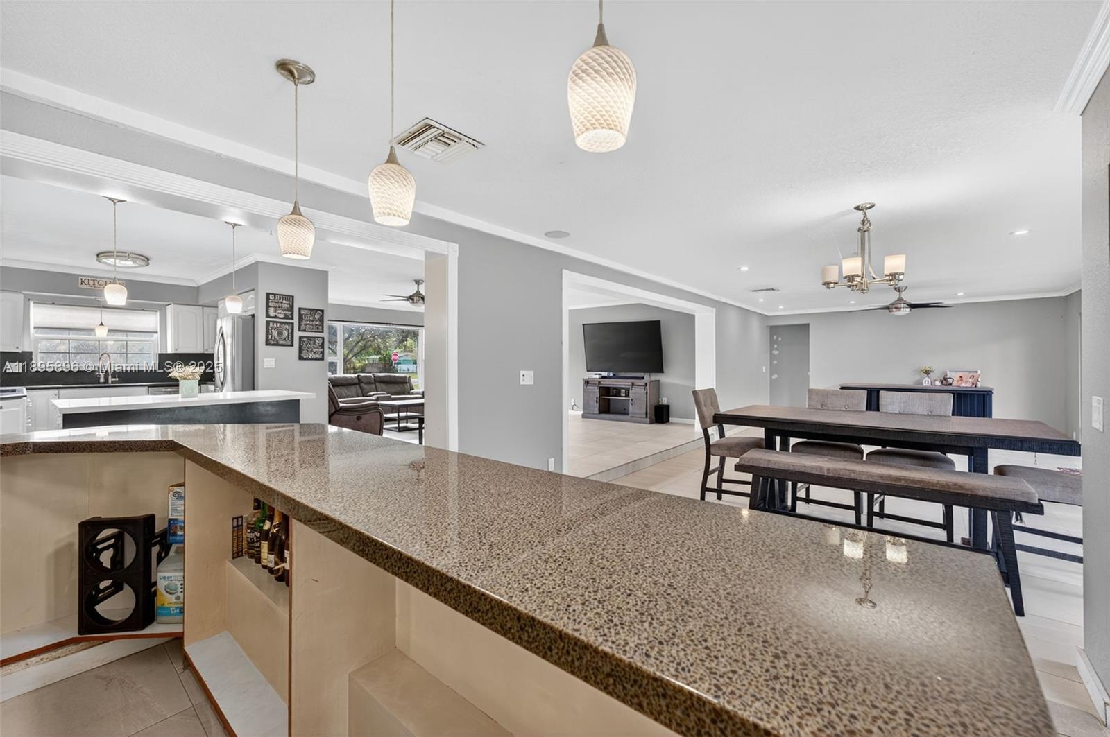 801 Holly Ln, Plantation