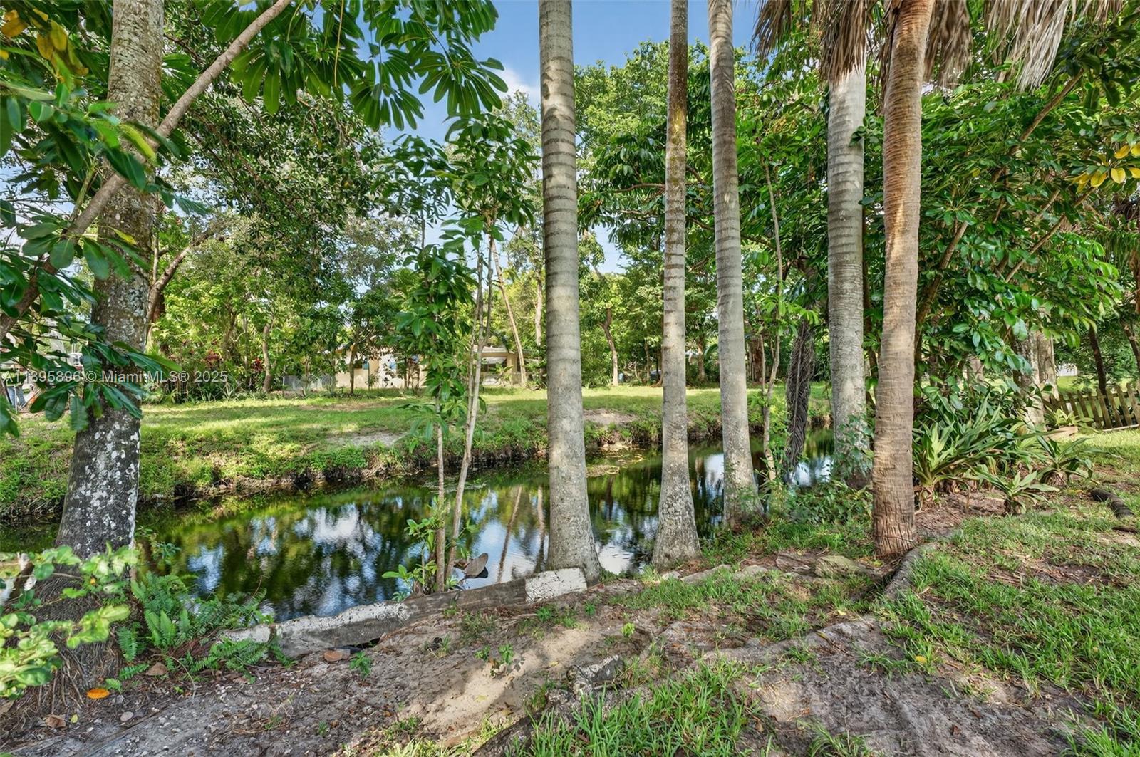 801 Holly Ln, Plantation