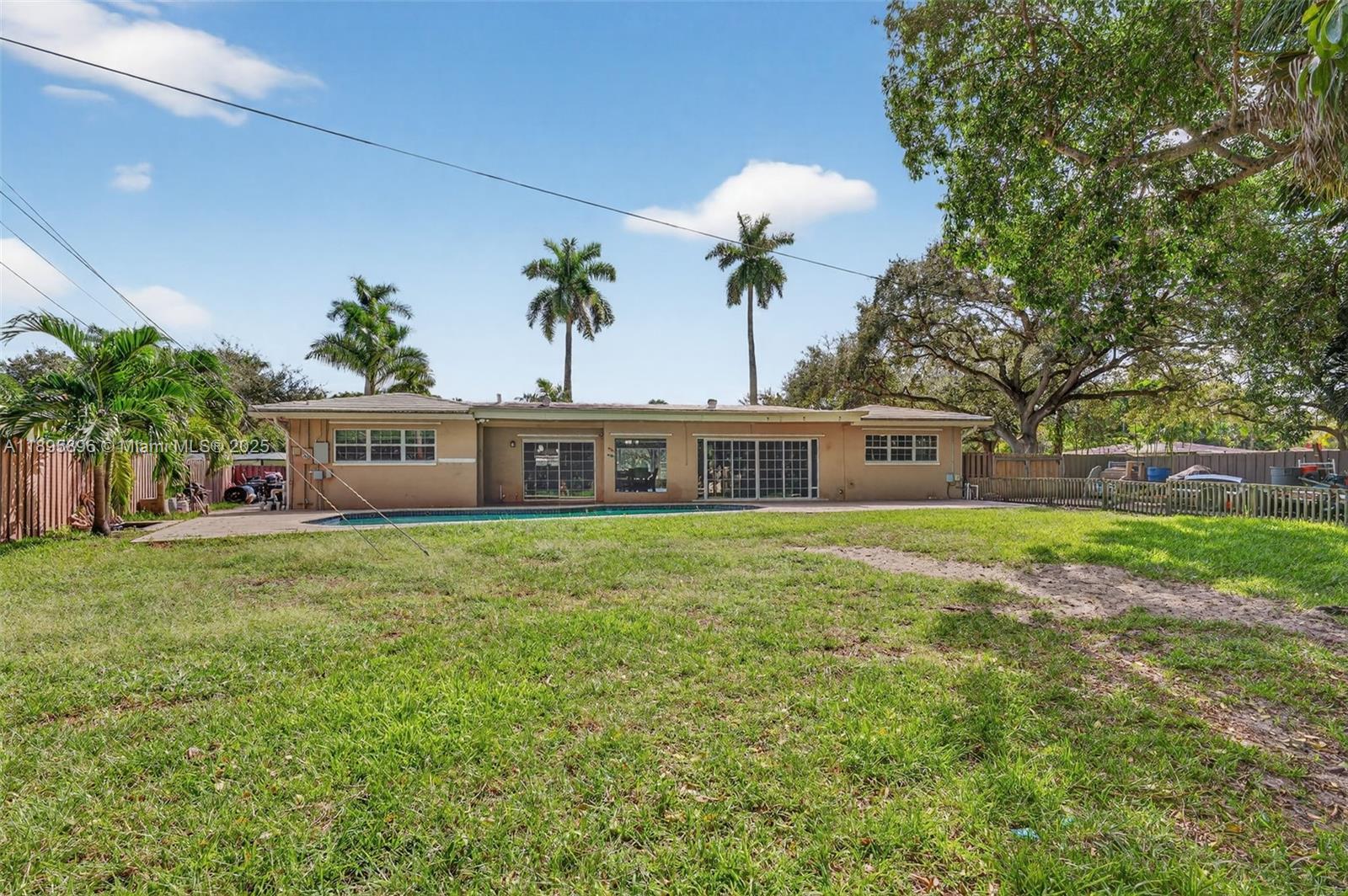 801 Holly Ln, Plantation