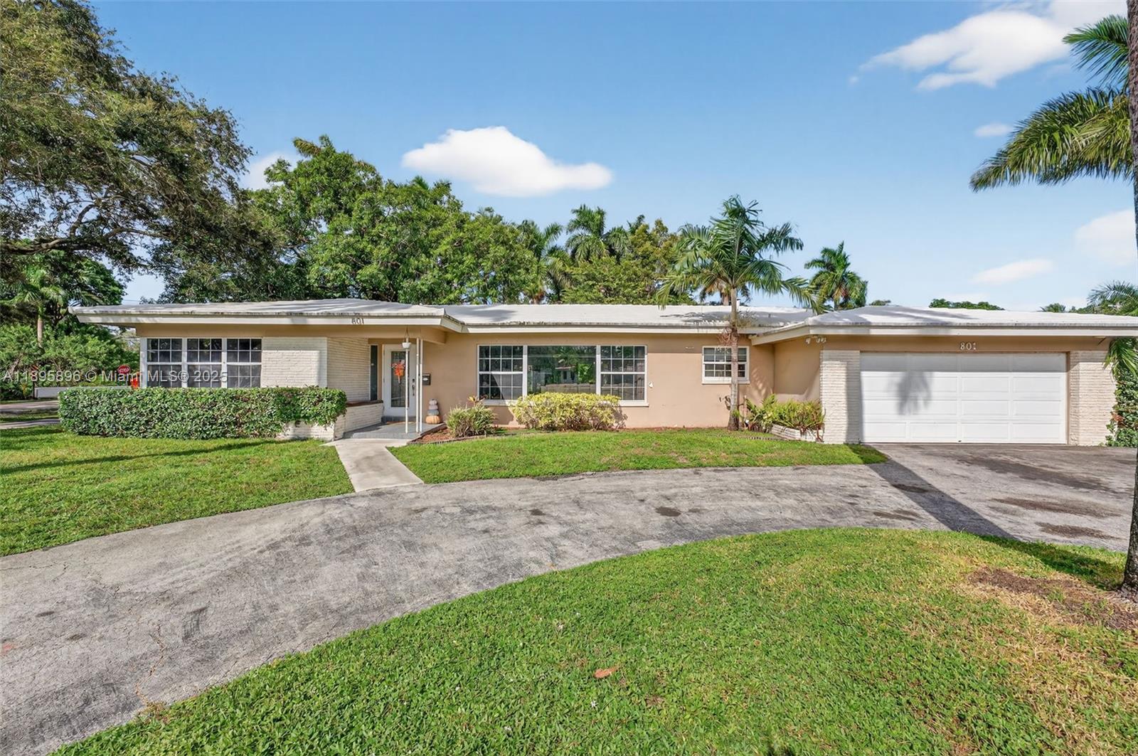801 Holly Ln, Plantation