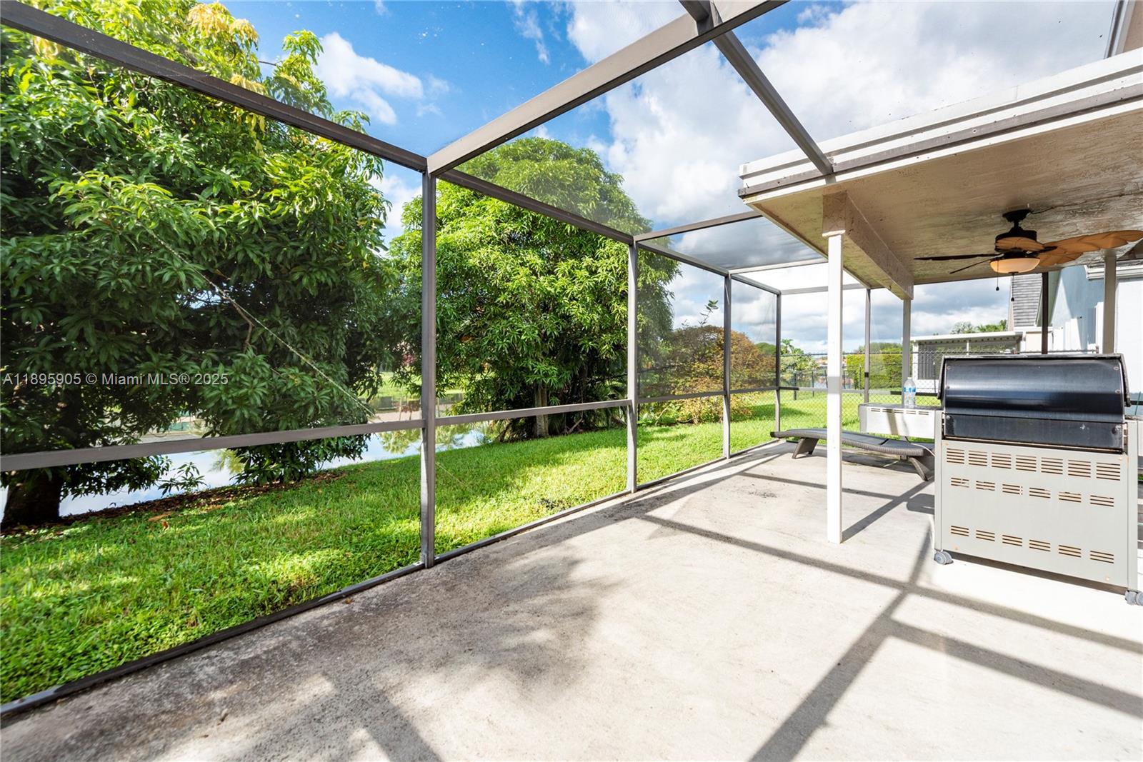 2917 Myrtle Oak Cir, Davie