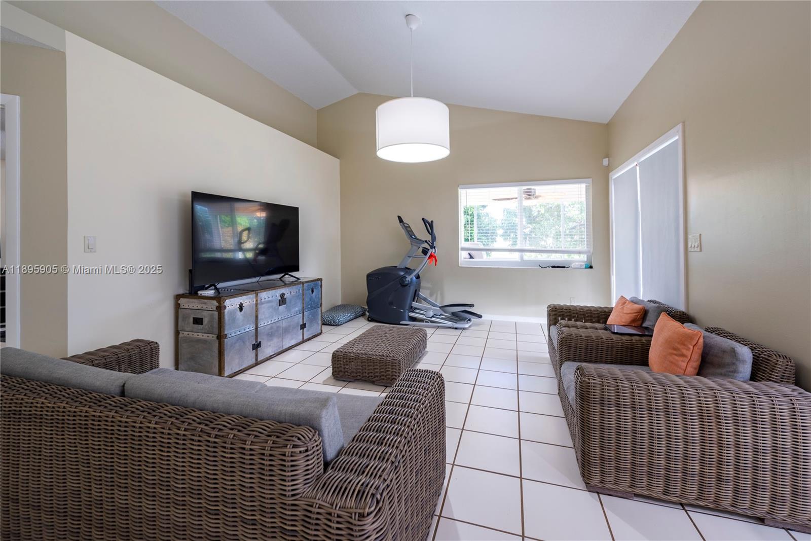 2917 Myrtle Oak Cir, Davie