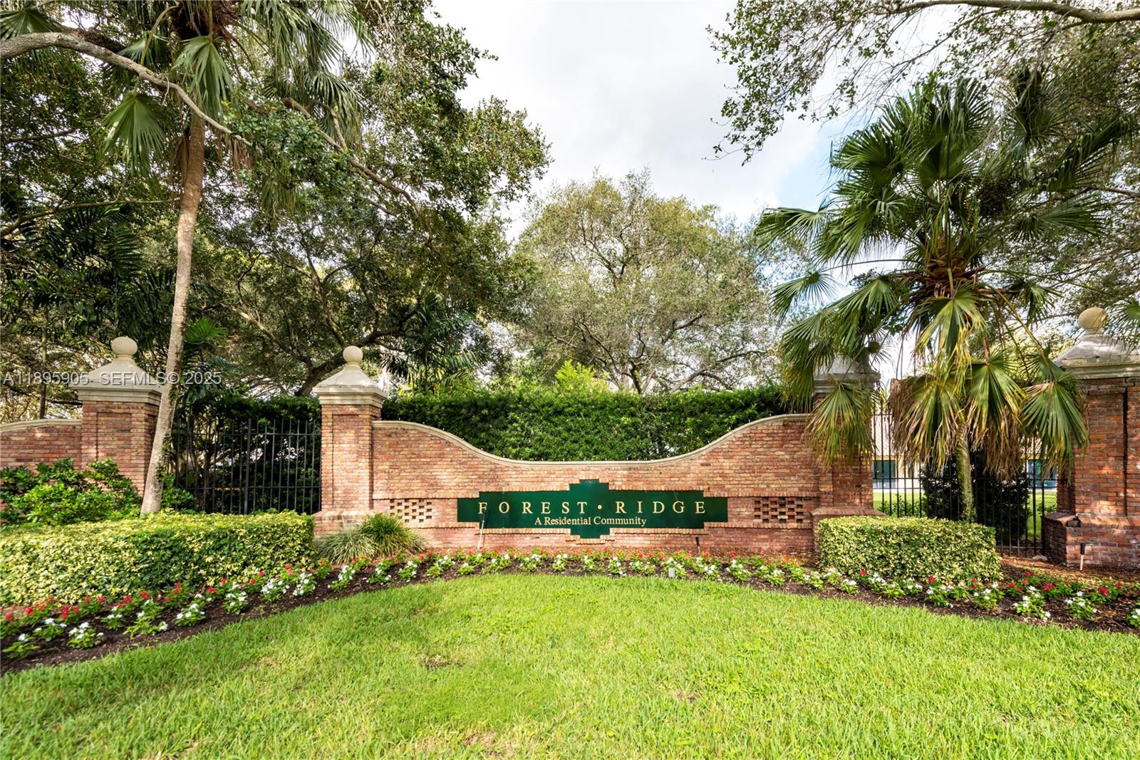 2917 Myrtle Oak Cir, Davie