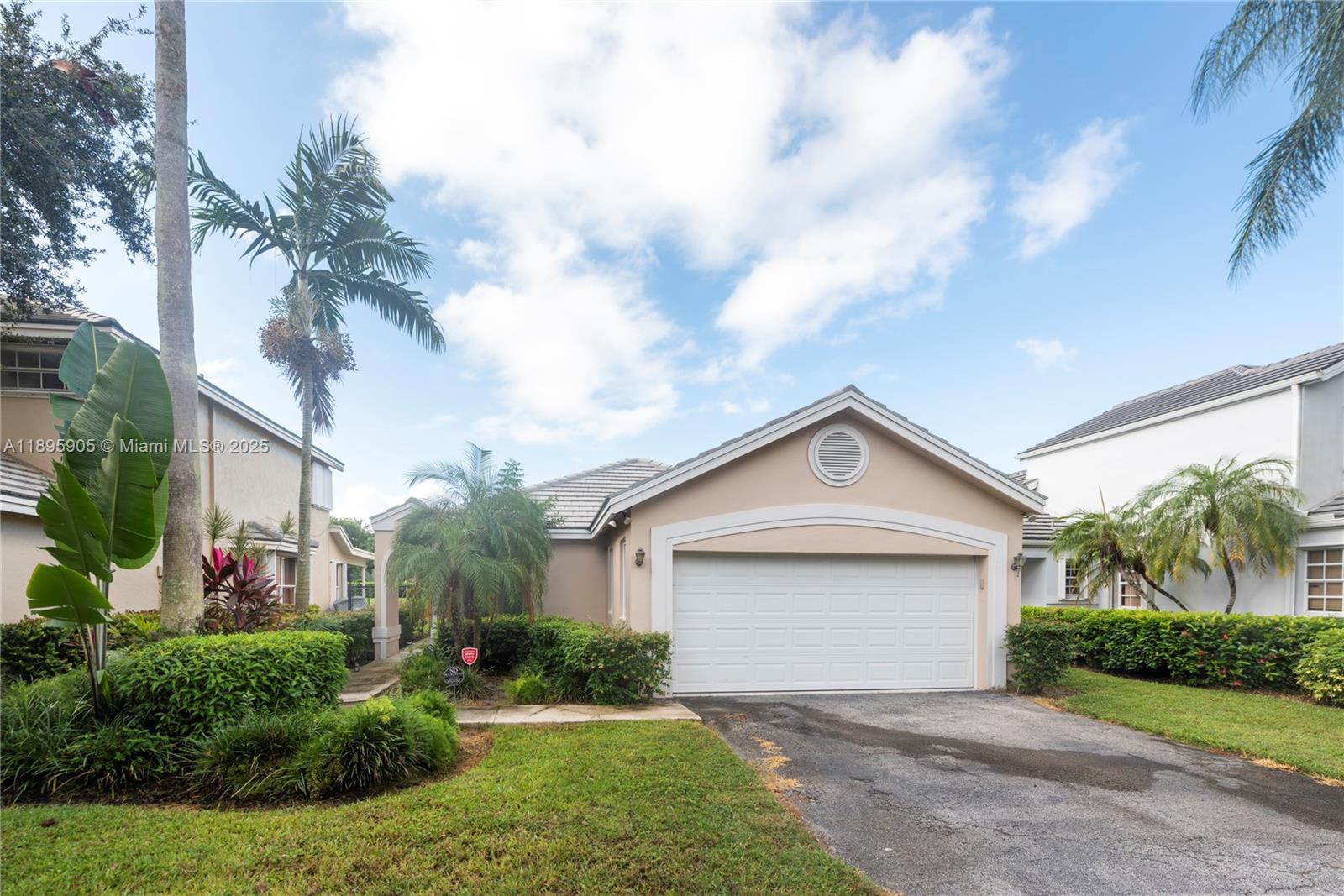 2917 Myrtle Oak Cir, Davie