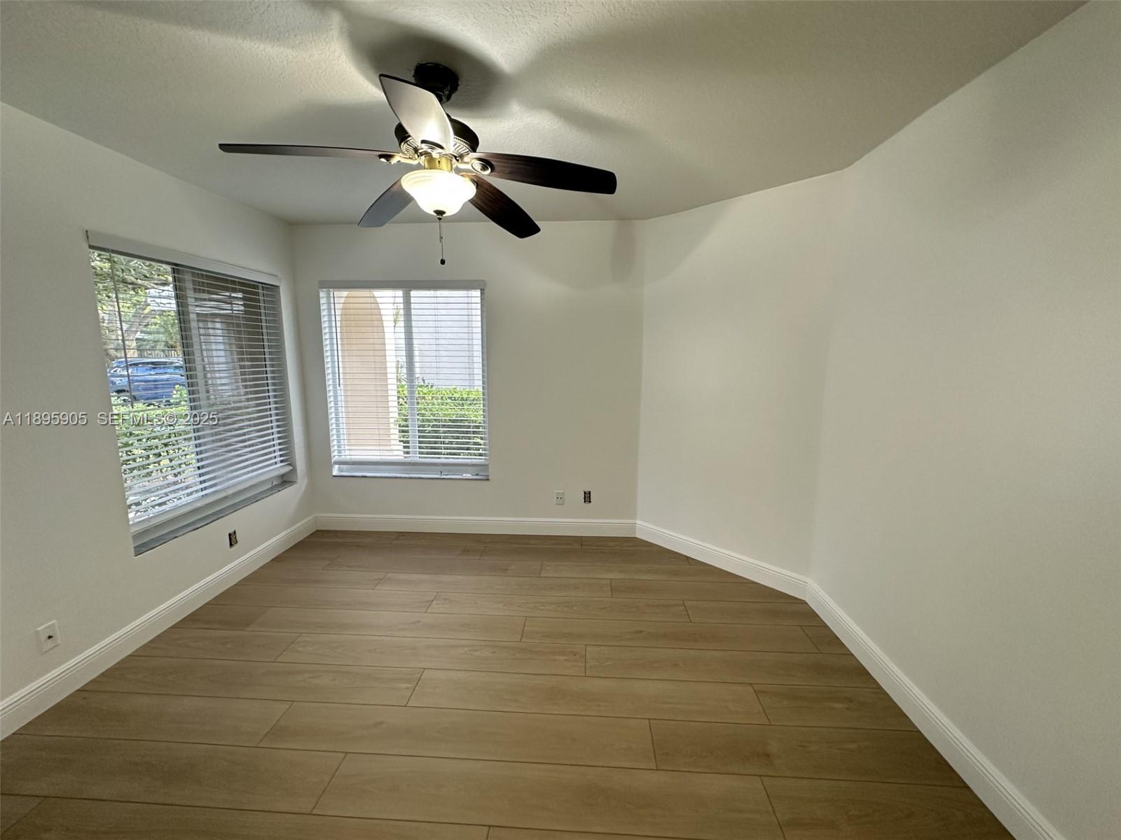 2917 Myrtle Oak Cir, Davie