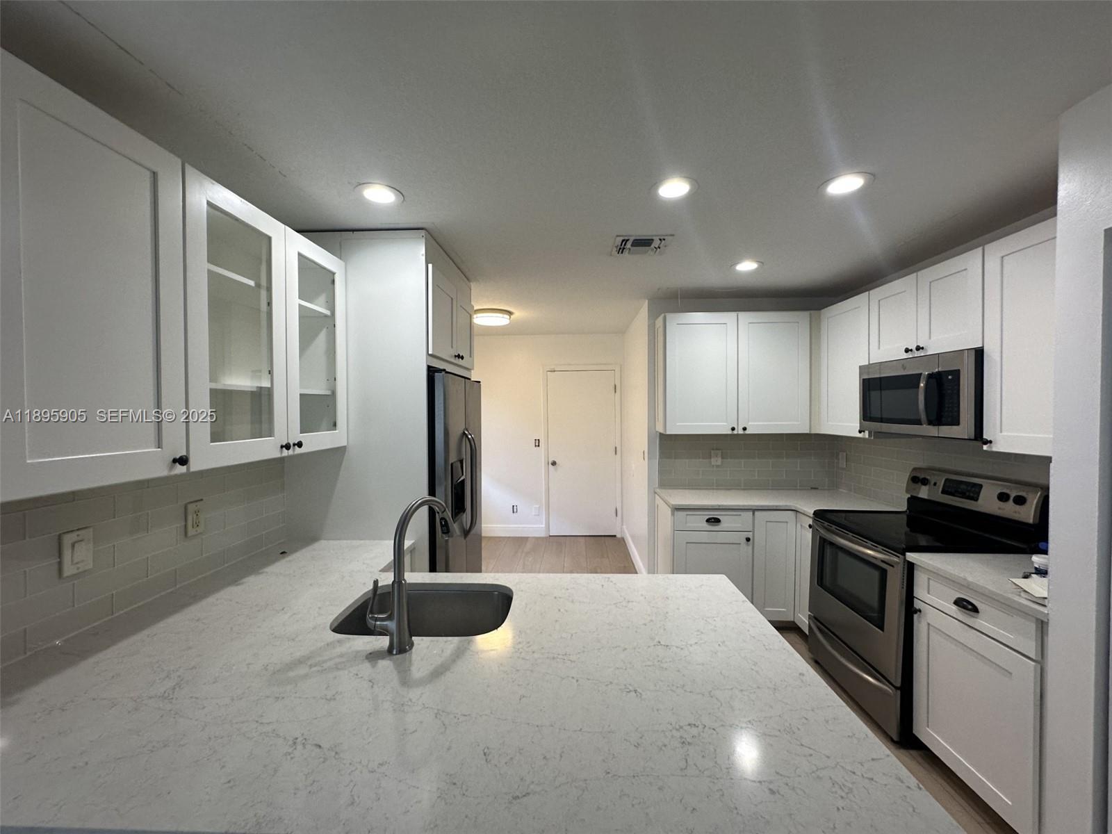 2917 Myrtle Oak Cir, Davie