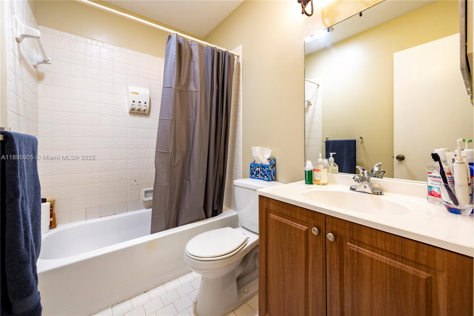 2917 Myrtle Oak Cir, Davie