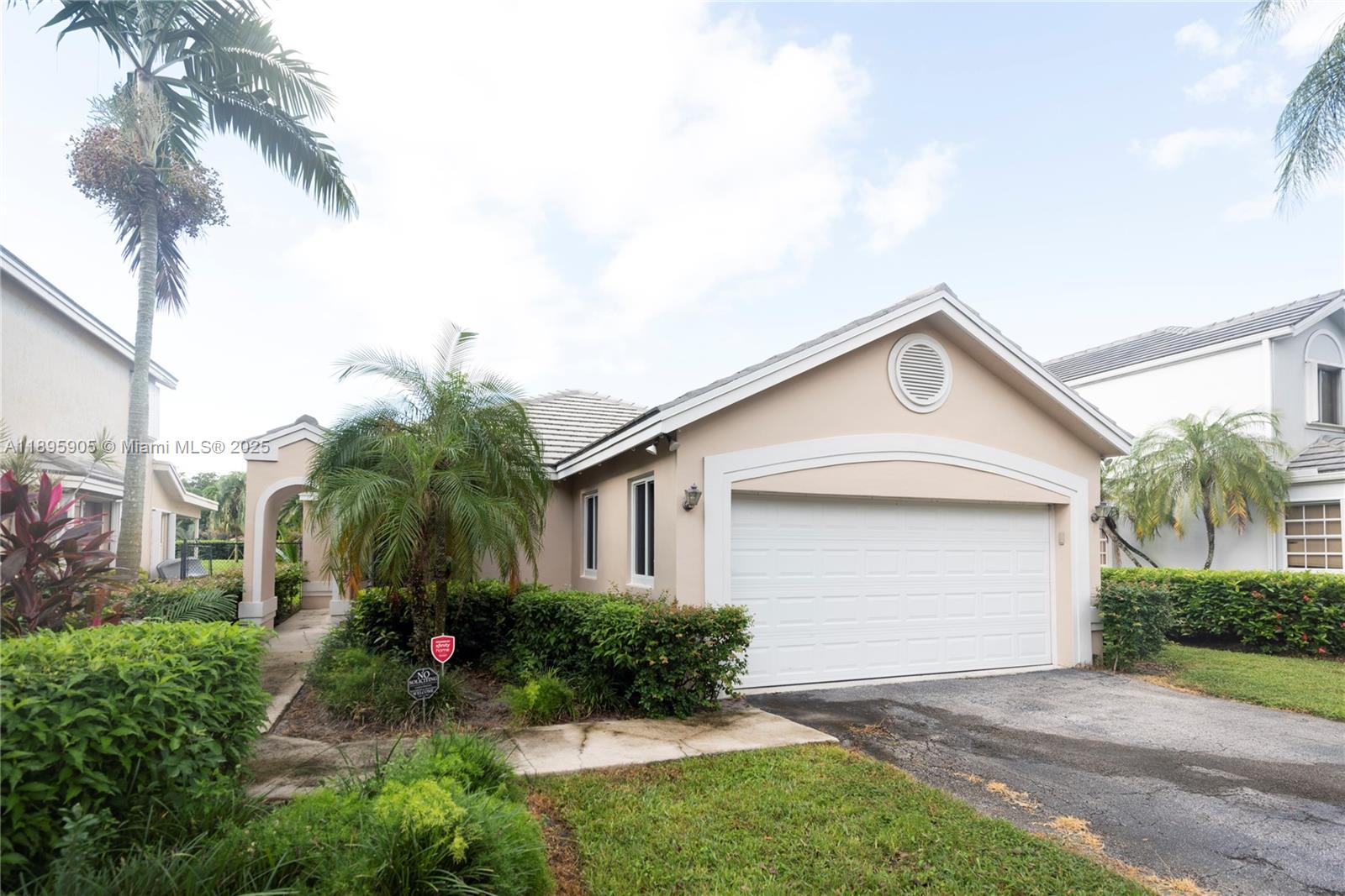 2917 Myrtle Oak Cir, Davie