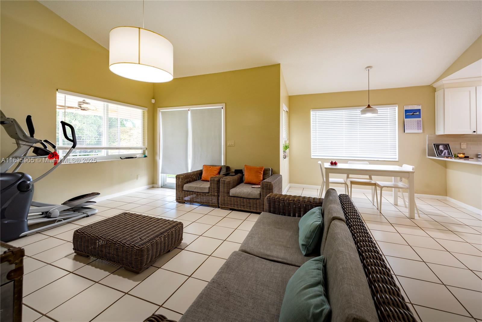 2917 Myrtle Oak Cir, Davie