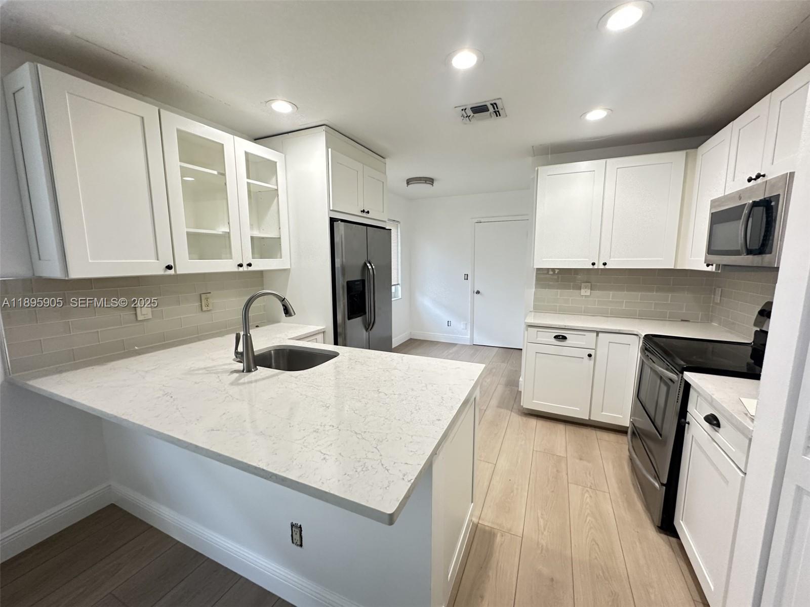 2917 Myrtle Oak Cir, Davie