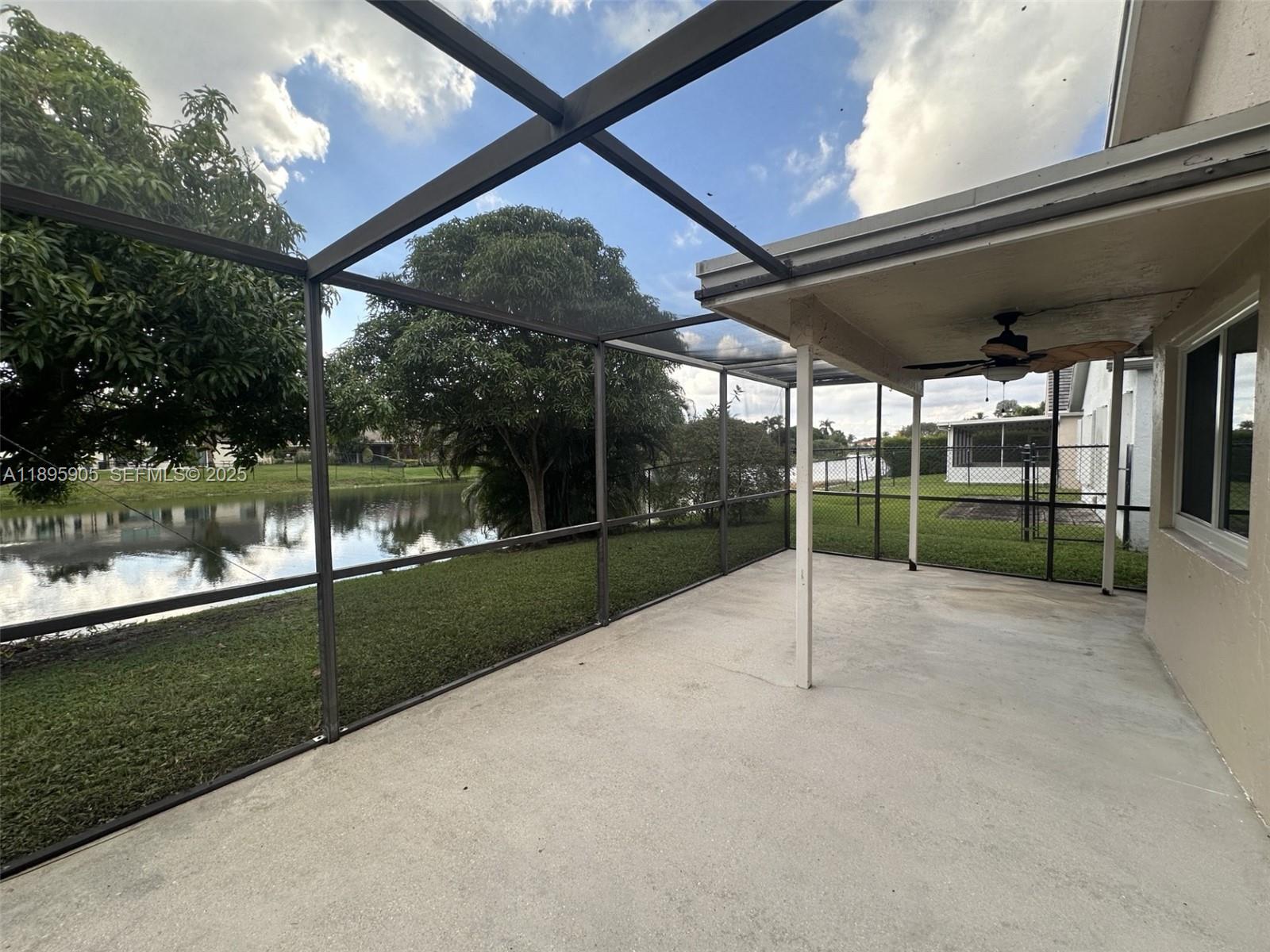 2917 Myrtle Oak Cir, Davie