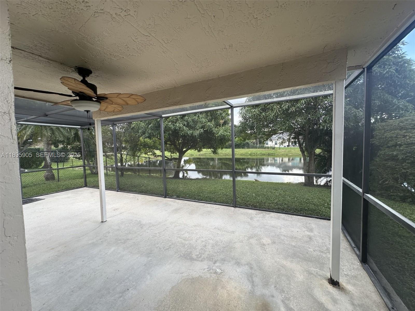 2917 Myrtle Oak Cir, Davie