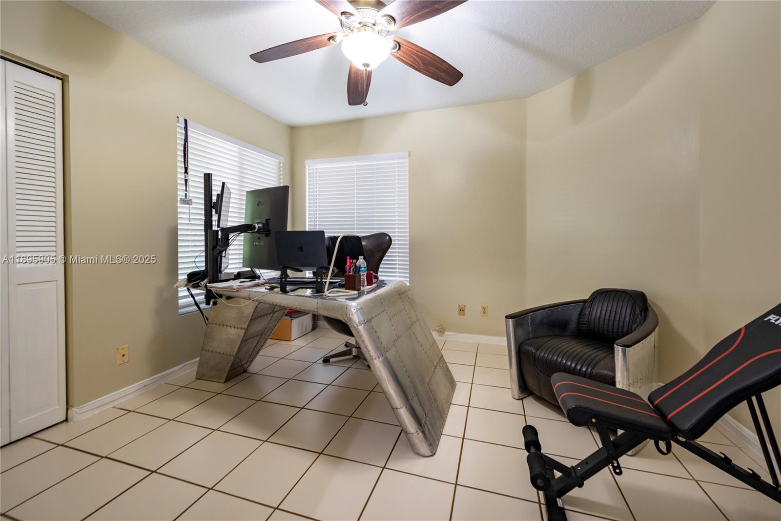 2917 Myrtle Oak Cir, Davie