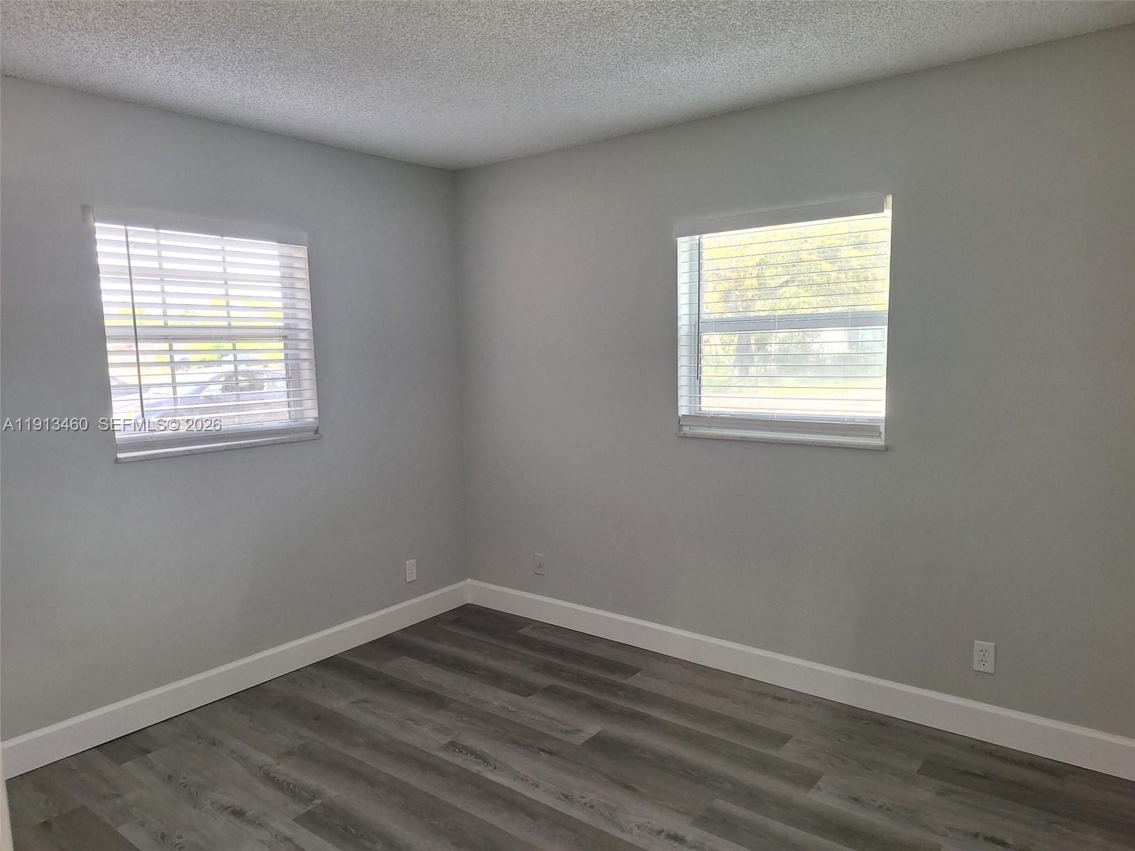 324 NE 44th St # 324