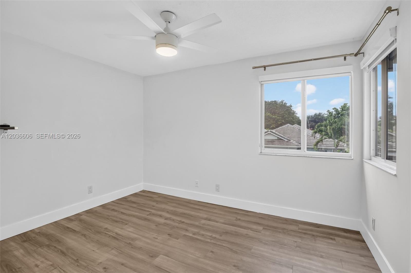 8815 Woodside Ct