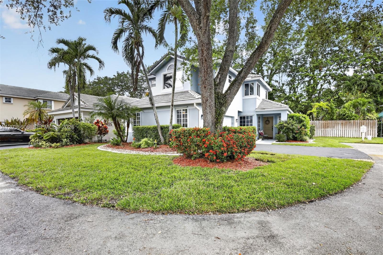 8815 Woodside Ct