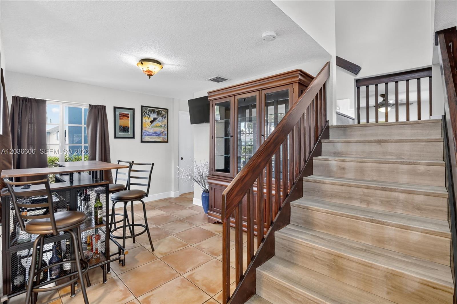 8815 Woodside Ct