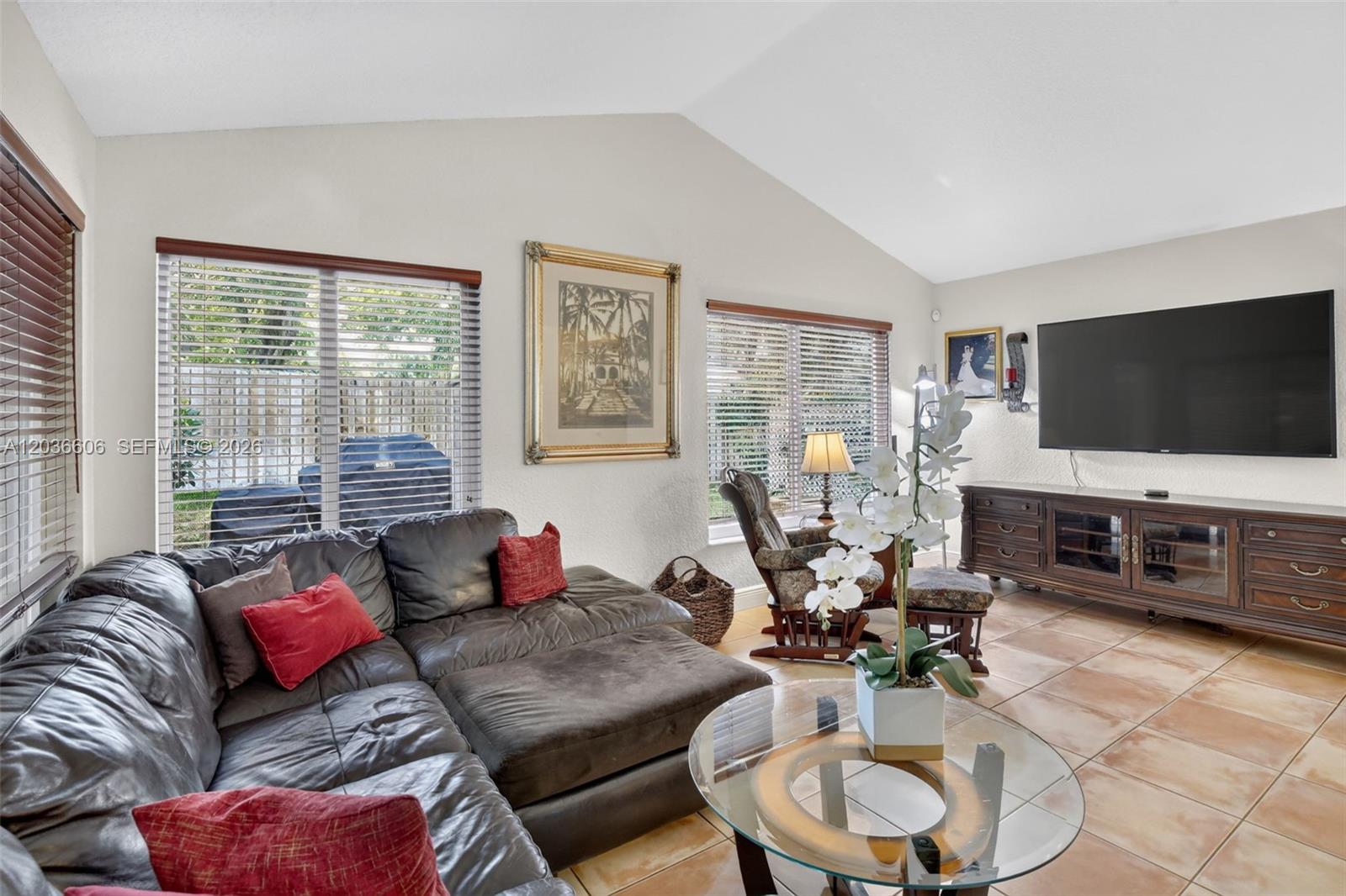 8815 Woodside Ct