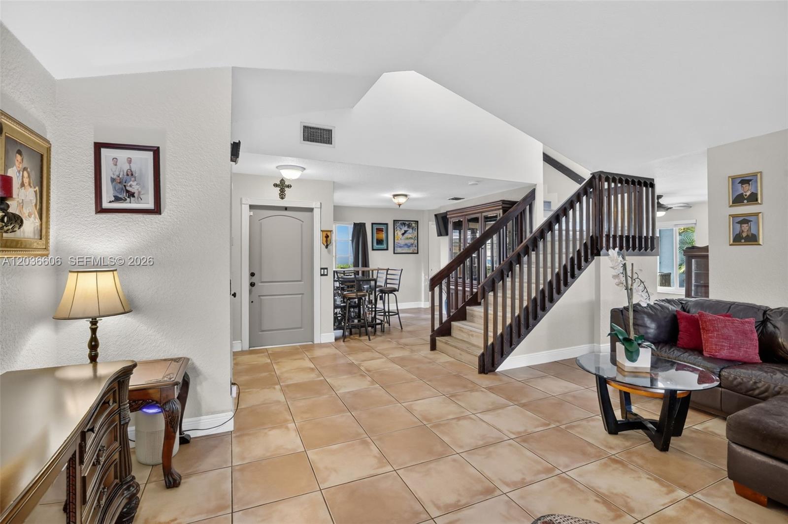 8815 Woodside Ct