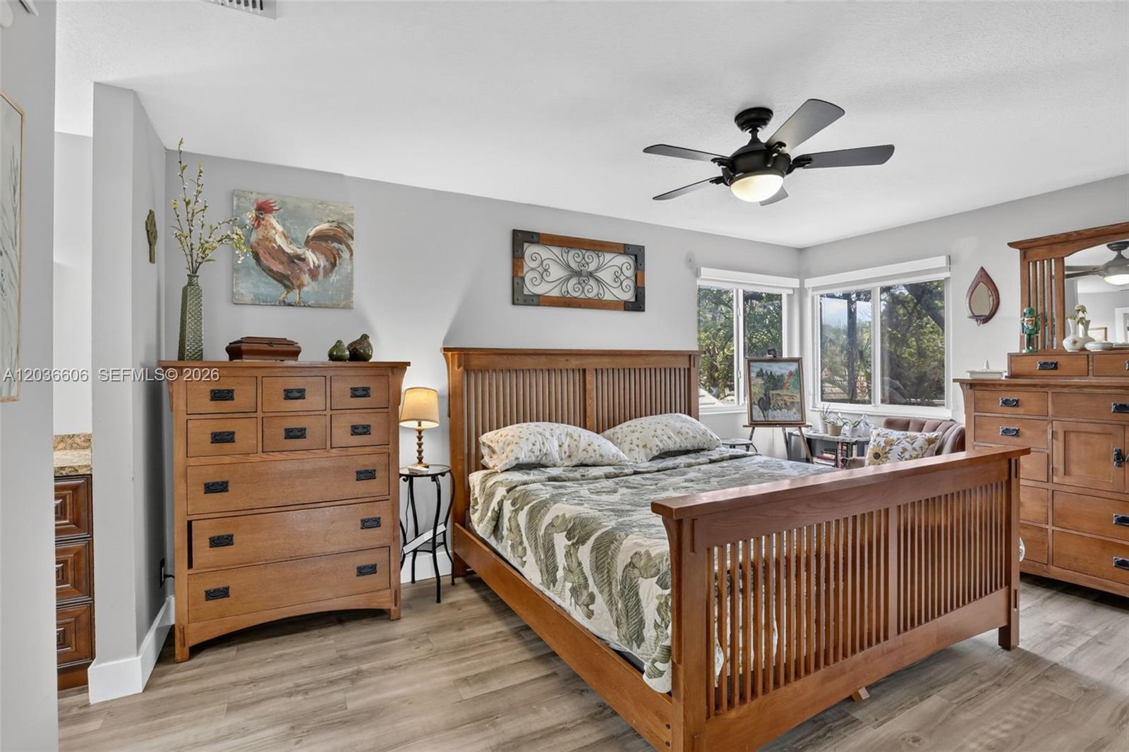 8815 Woodside Ct