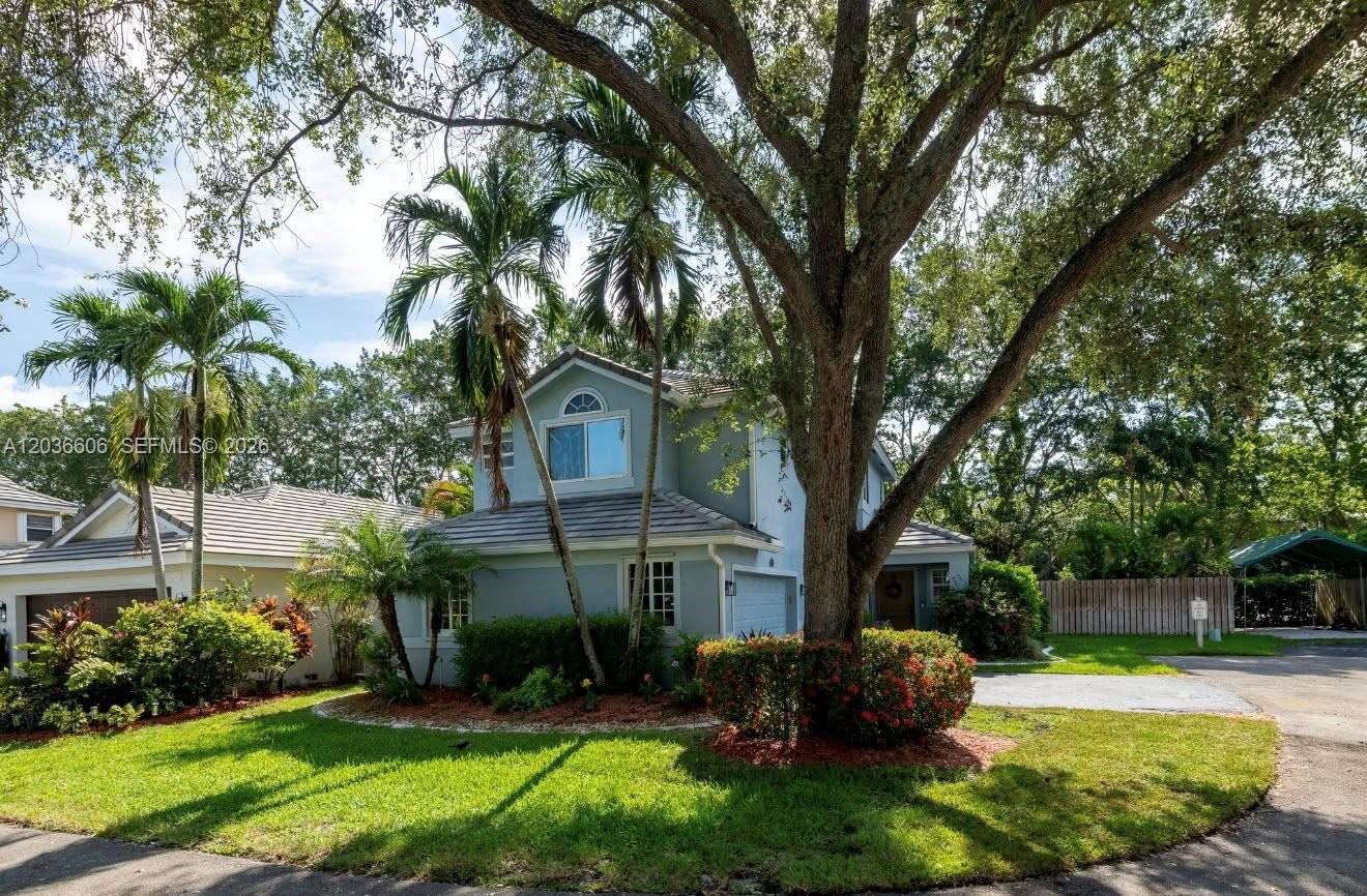 8815 Woodside Ct