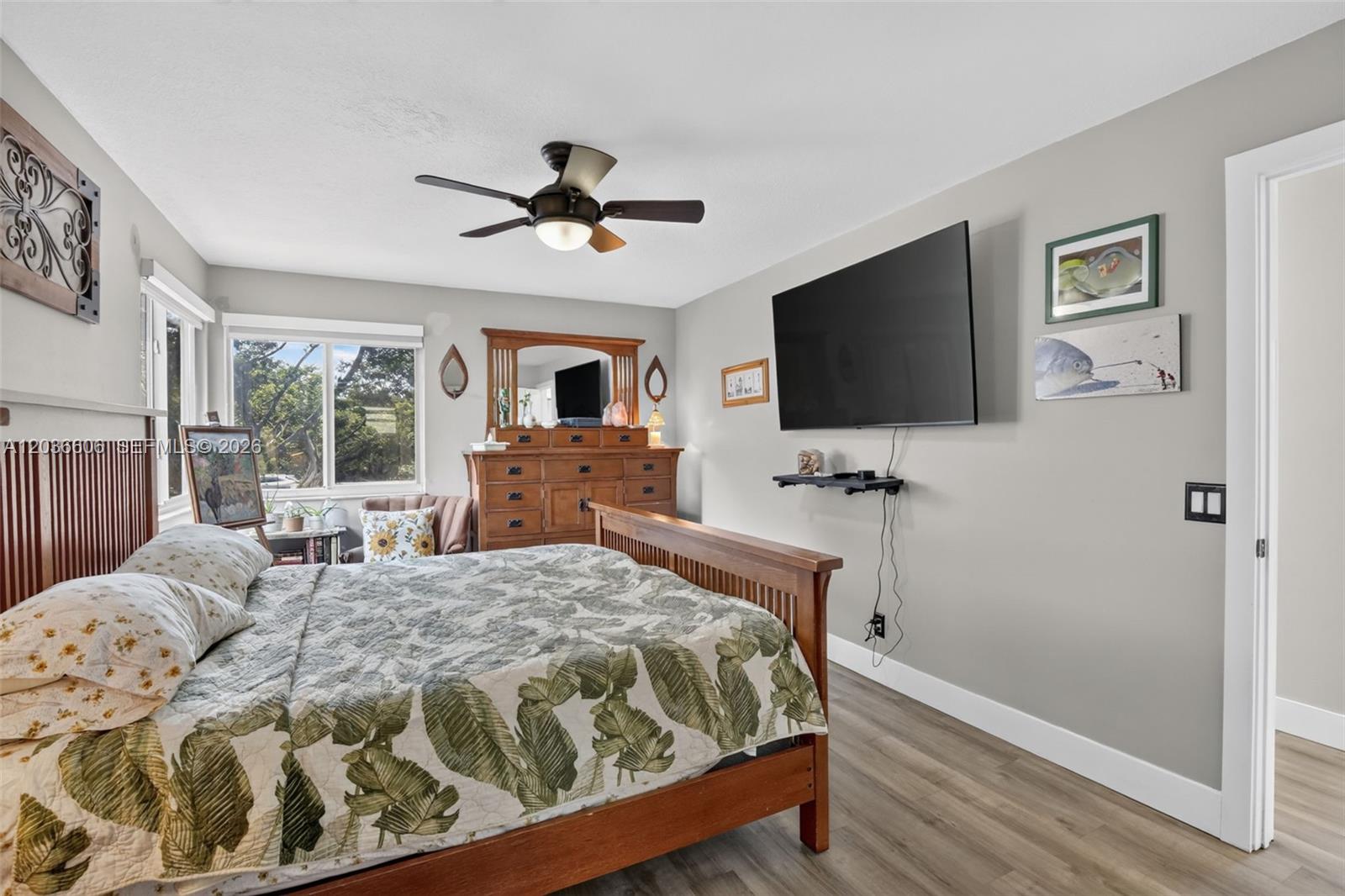 8815 Woodside Ct