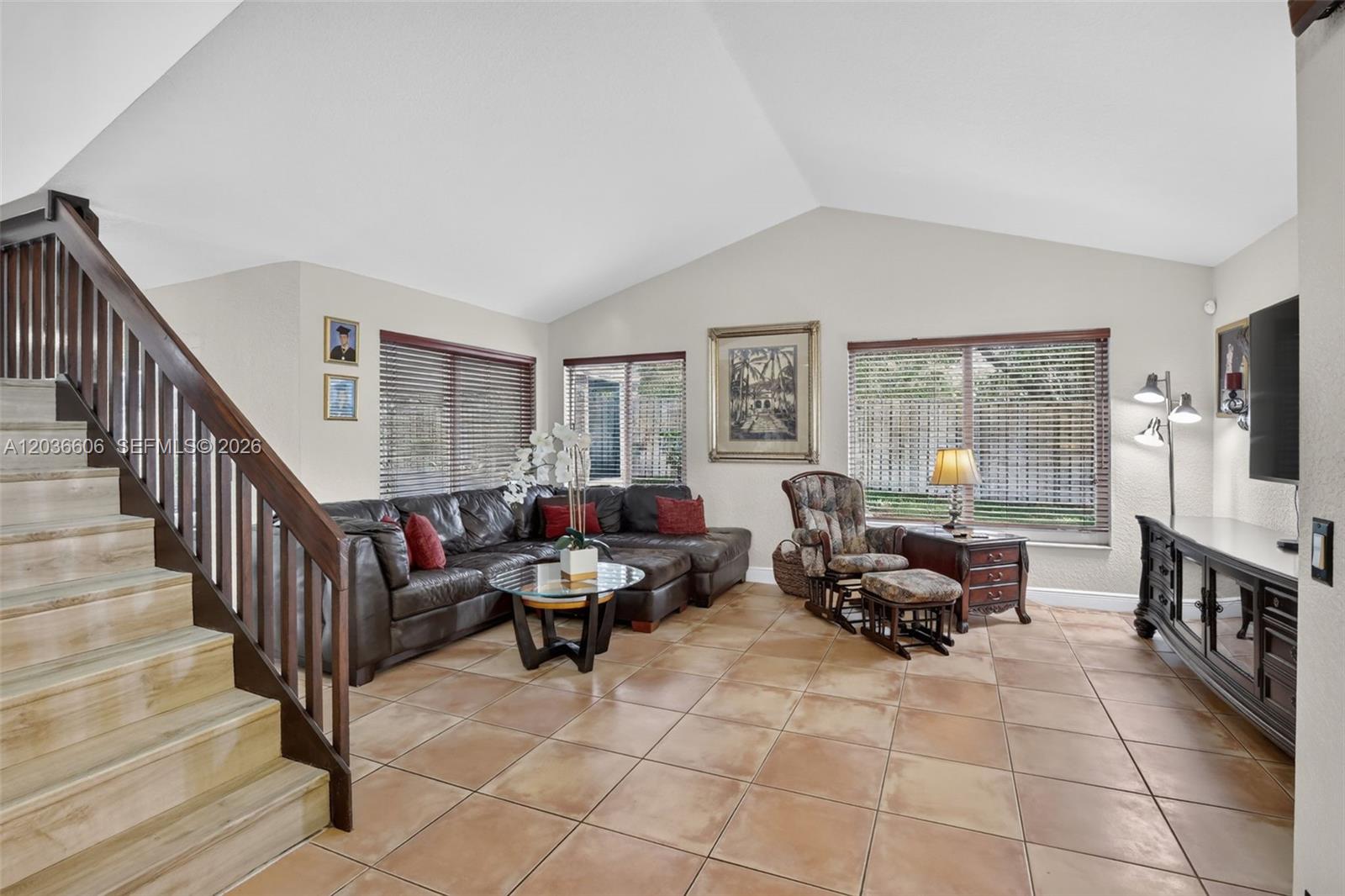 8815 Woodside Ct