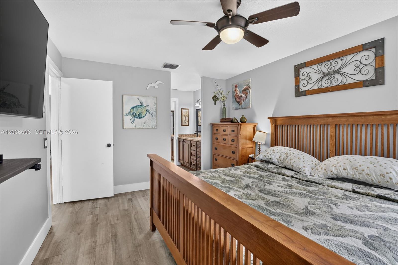 8815 Woodside Ct