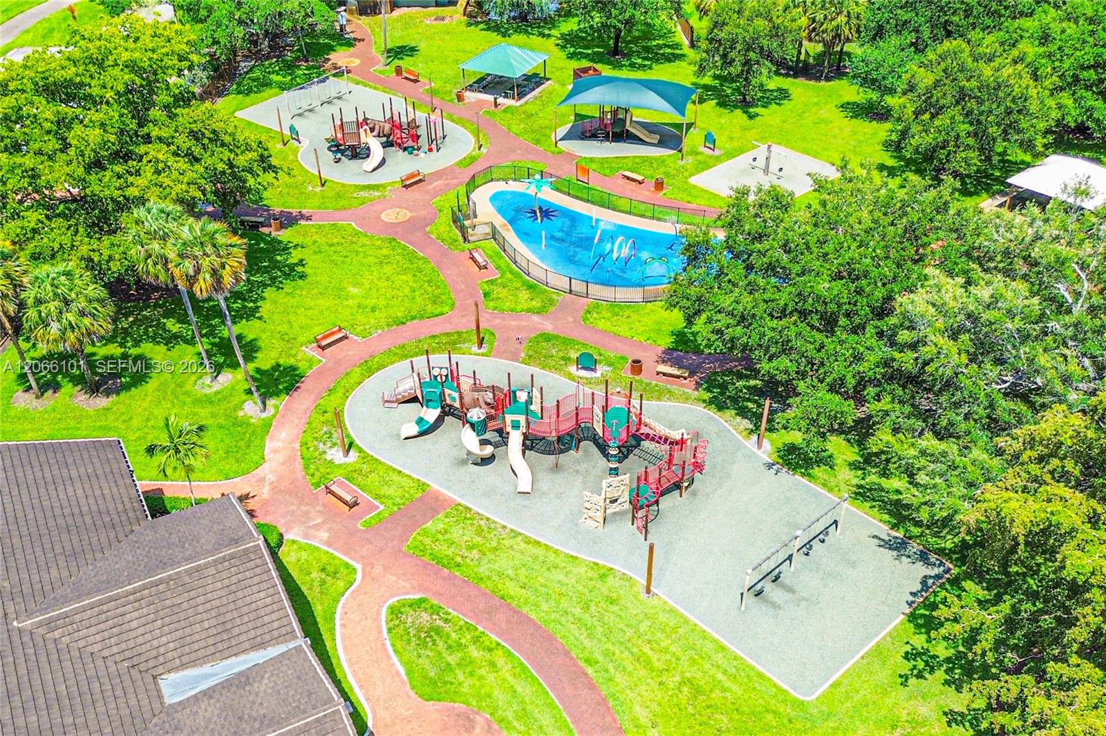 801 Ixora Ln
