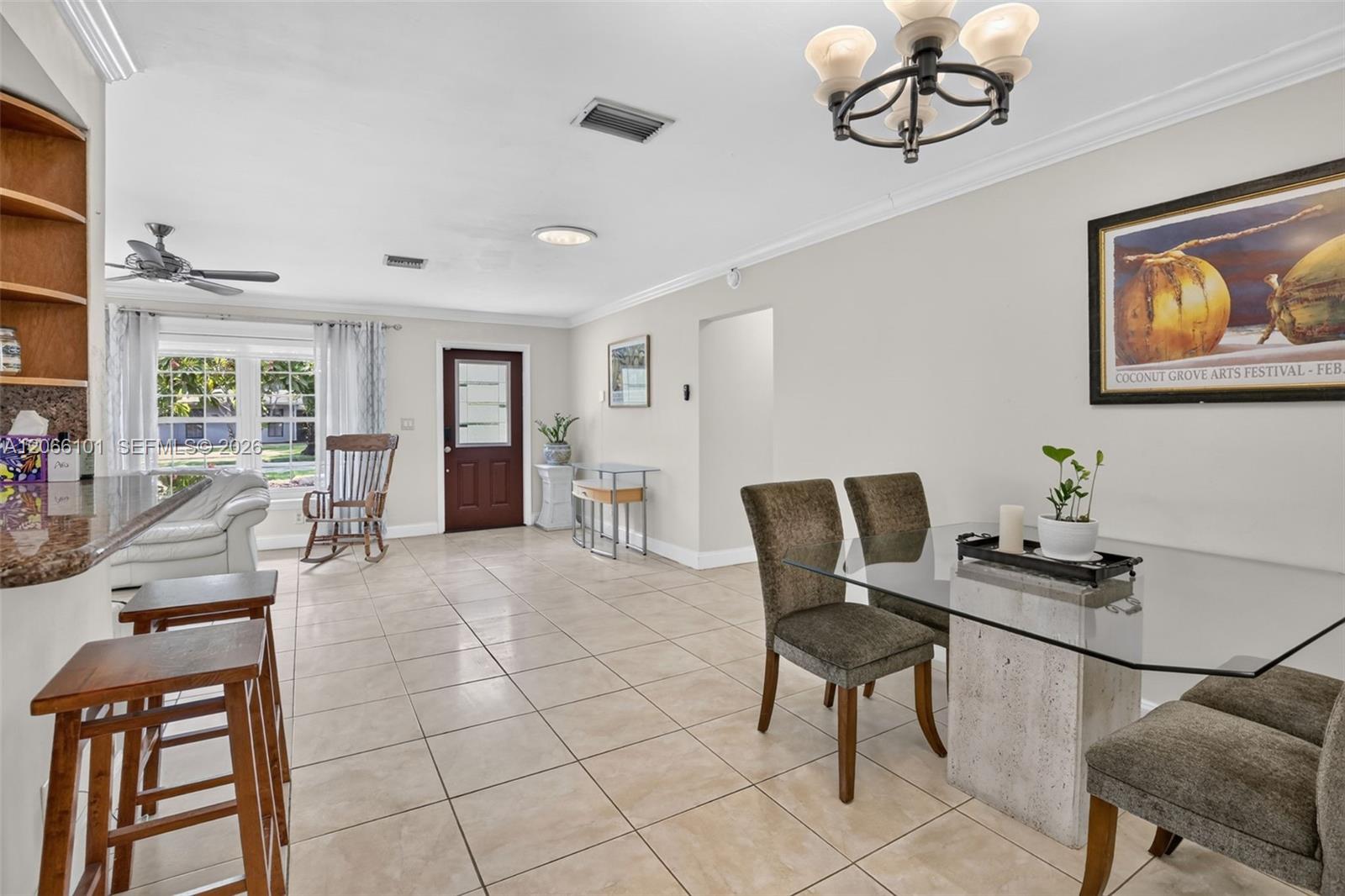 801 Ixora Ln
