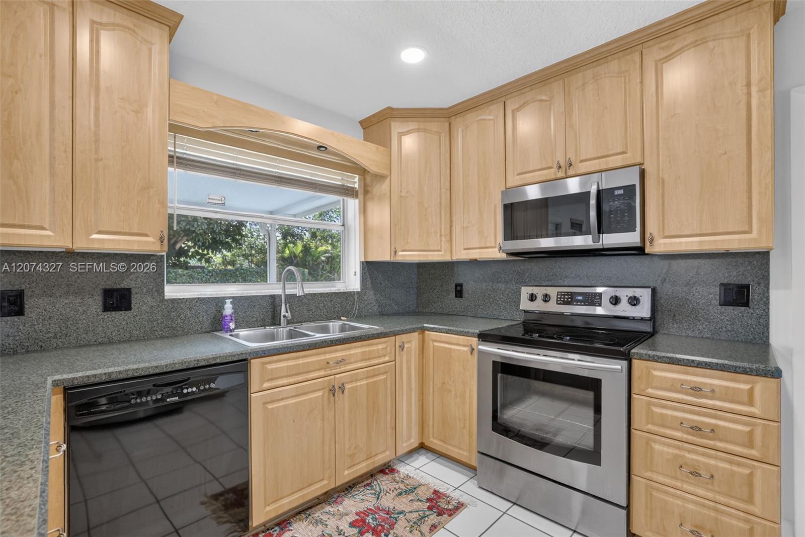 148 SW 126th Ave