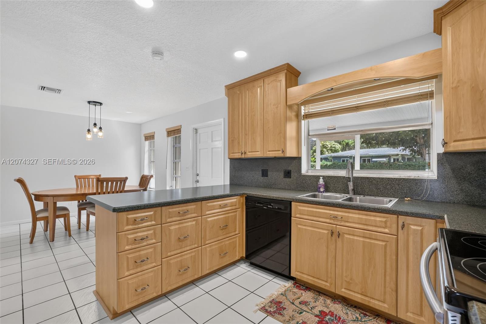 148 SW 126th Ave