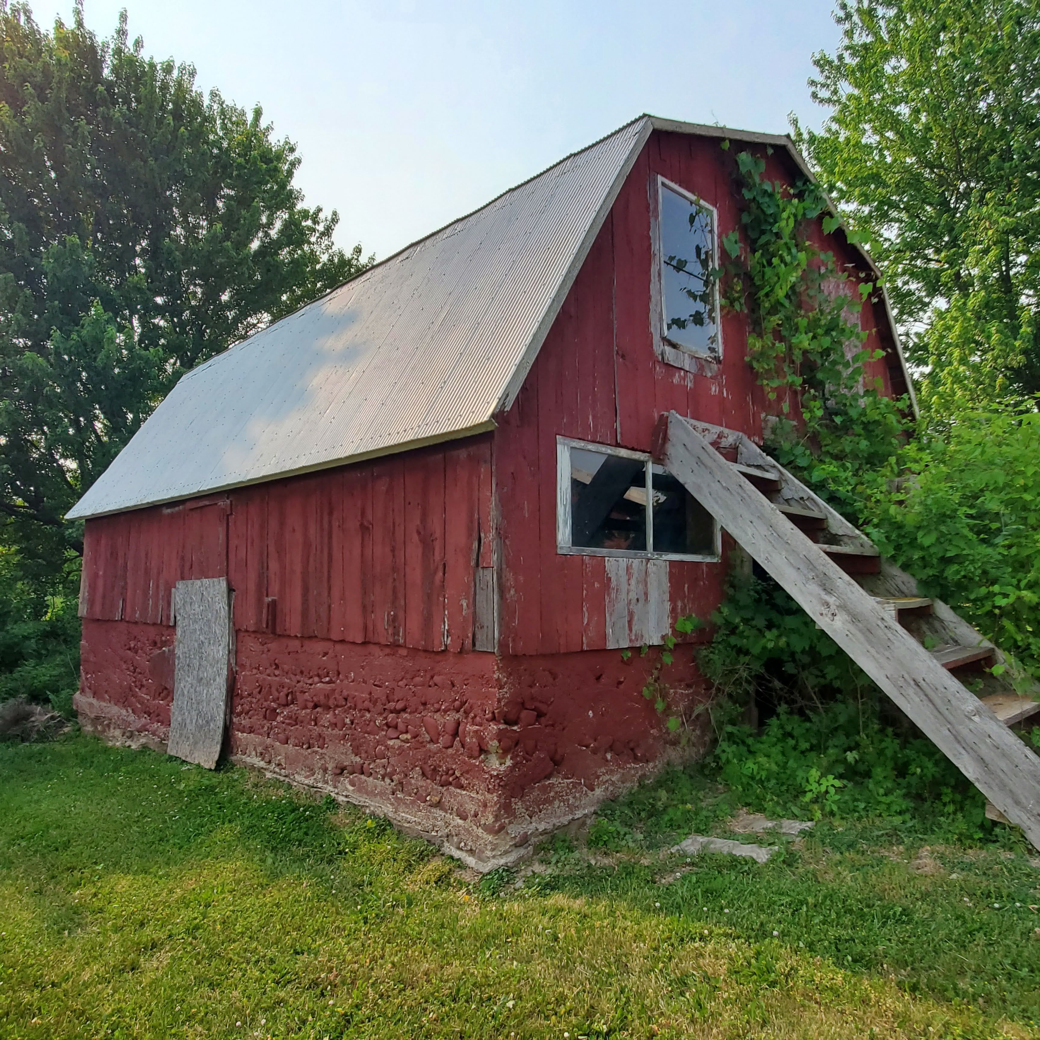 5253 N HENDERSON Road