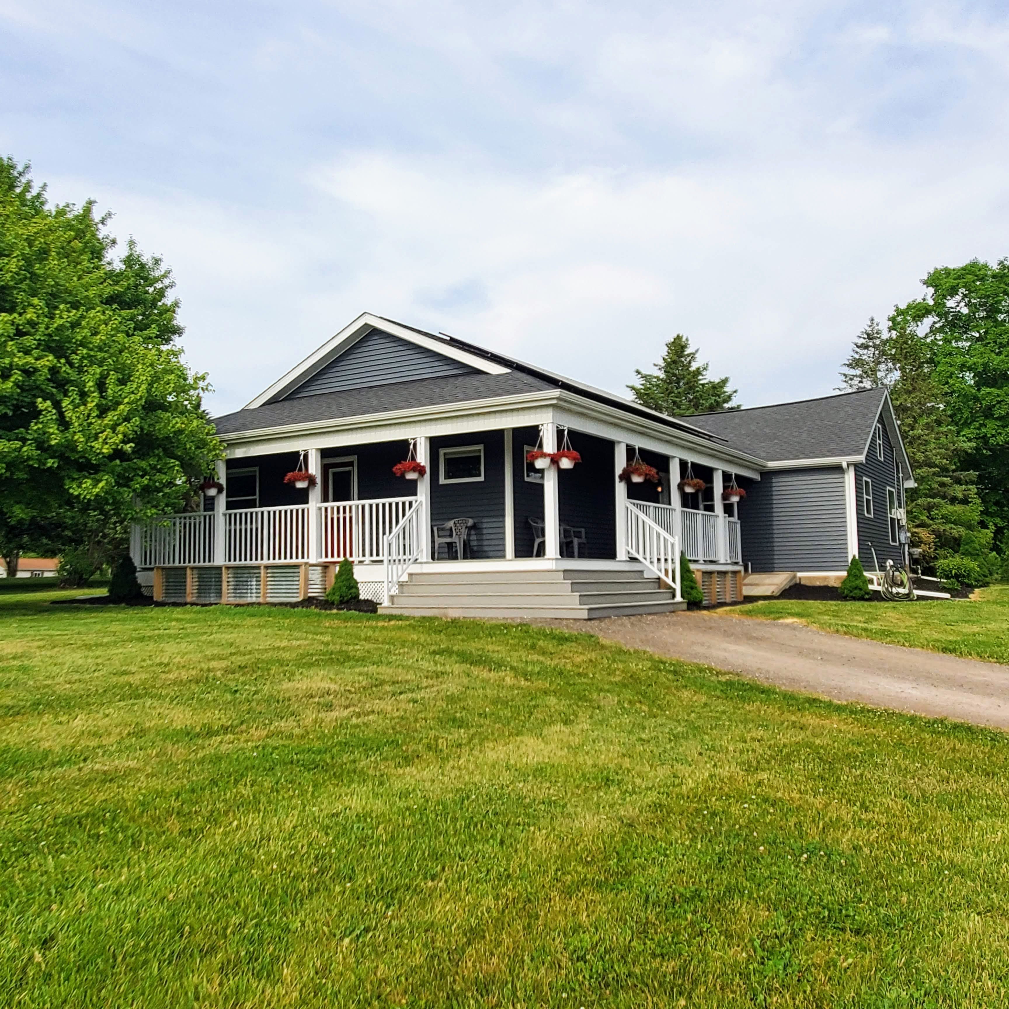 5253 N HENDERSON Road
