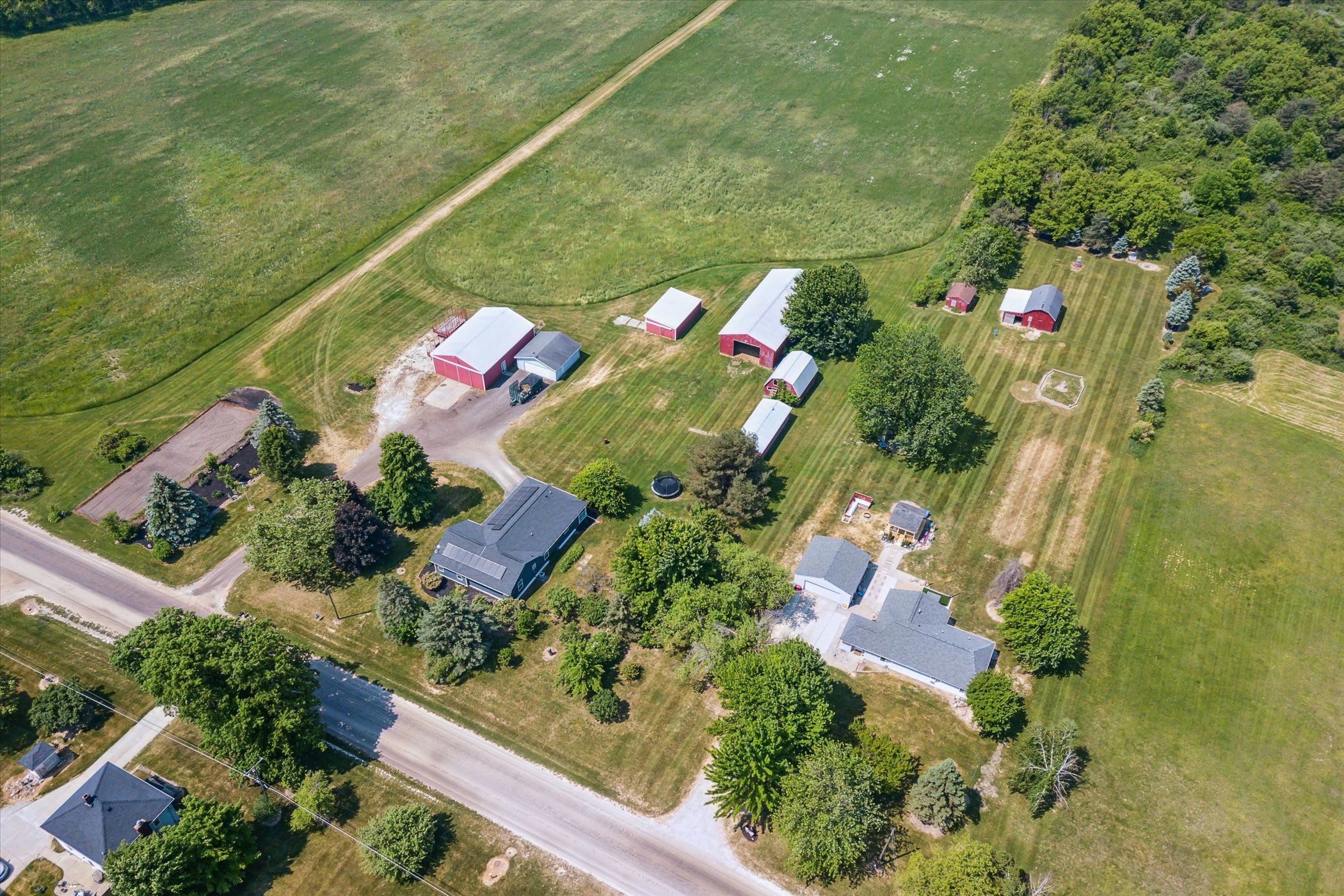 5253 N HENDERSON Road