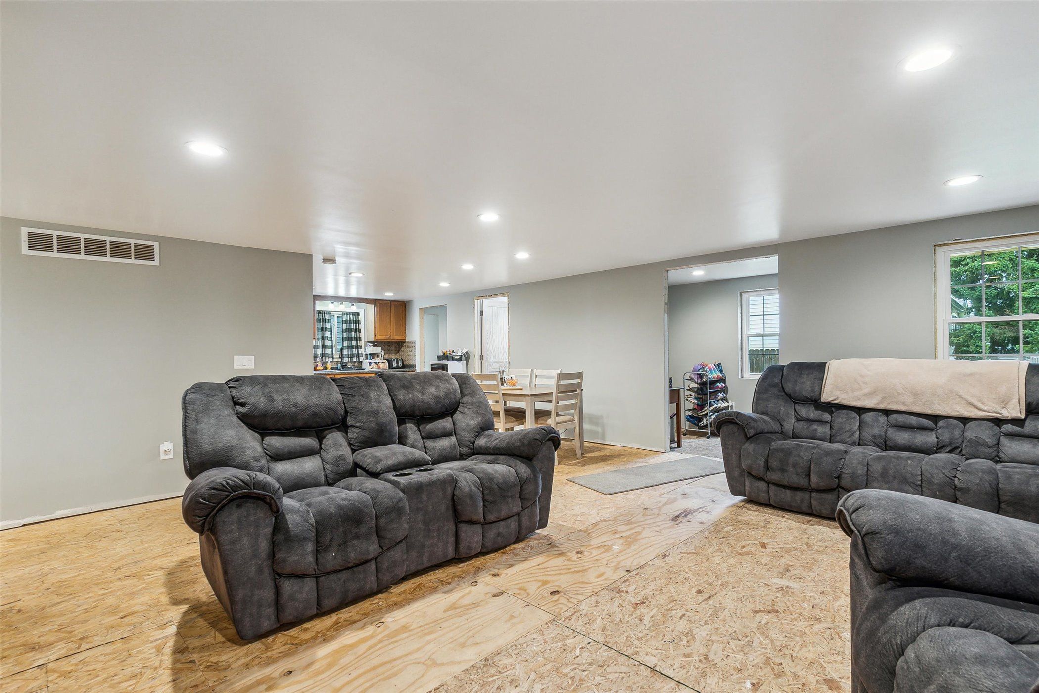 7201 Schoolcraft Drive