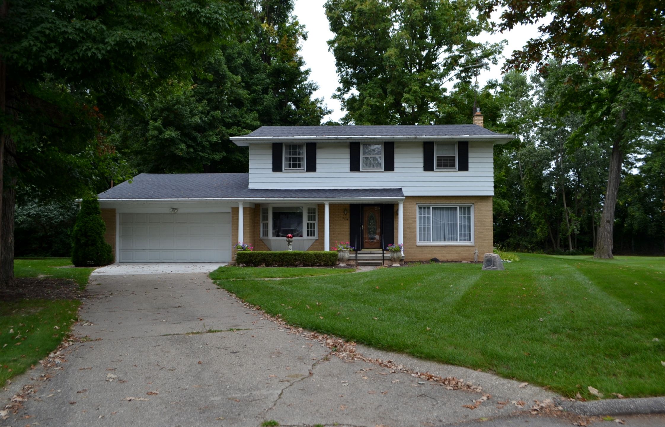 2114 KINGSWOOD Drive